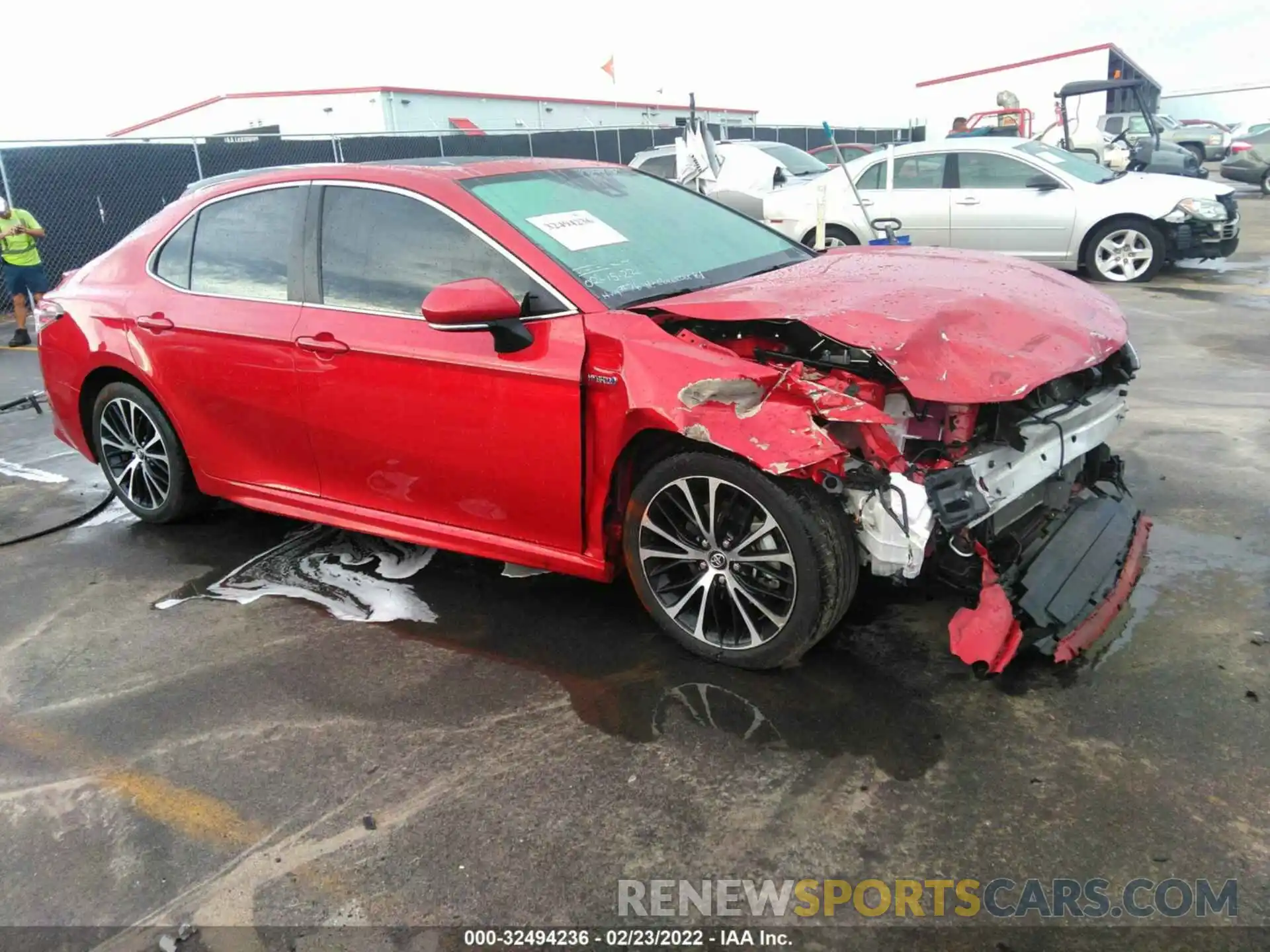 1 Photograph of a damaged car 4T1J31AK3LU009978 TOYOTA CAMRY 2020