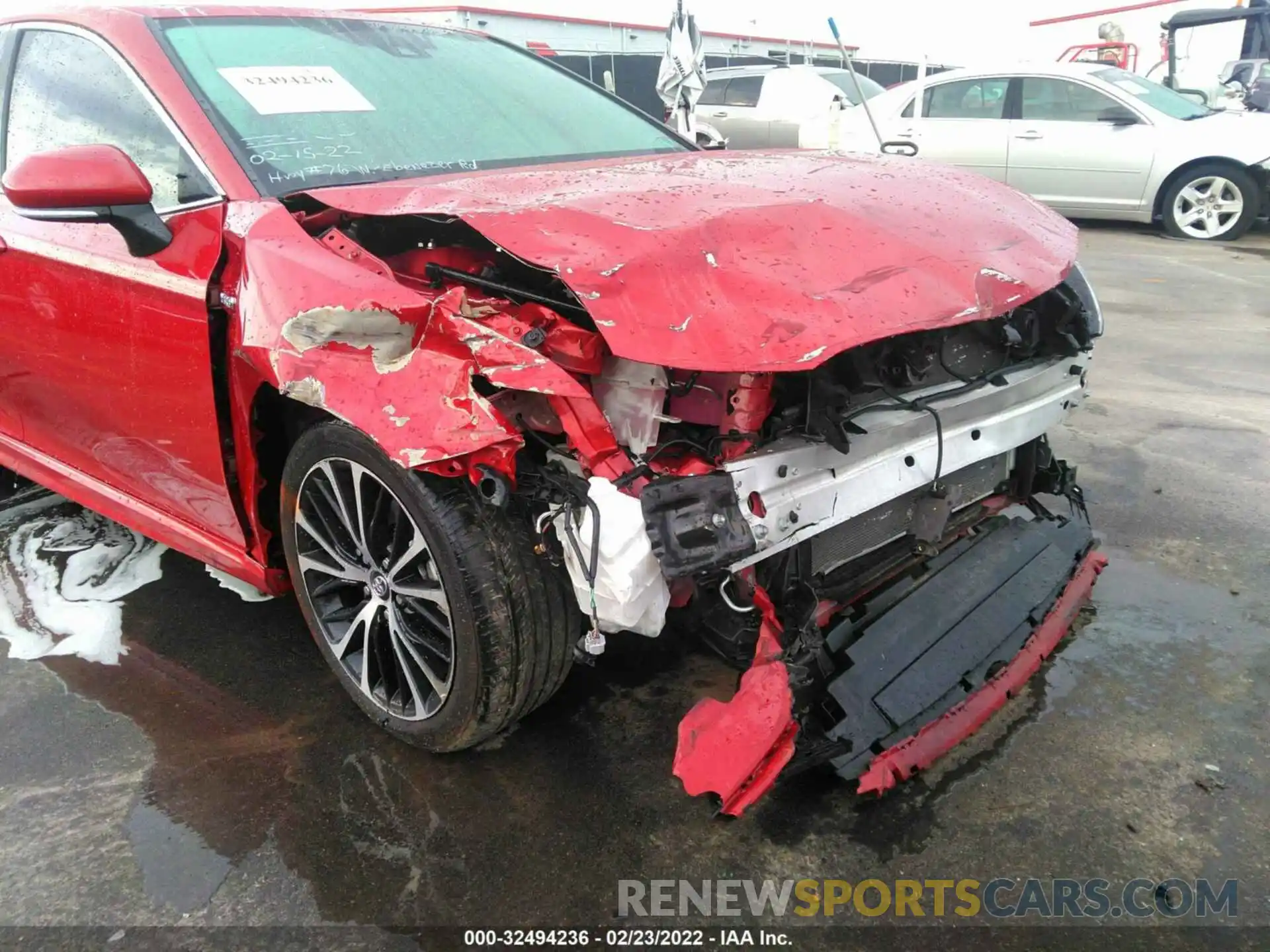 6 Photograph of a damaged car 4T1J31AK3LU009978 TOYOTA CAMRY 2020