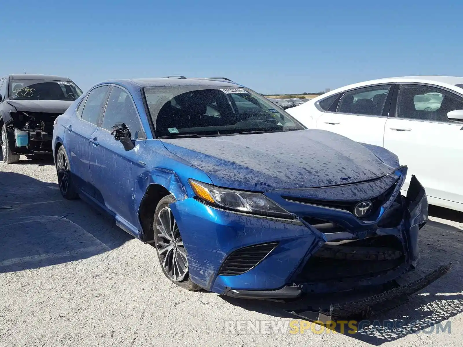 1 Photograph of a damaged car 4T1J31AK3LU011343 TOYOTA CAMRY 2020