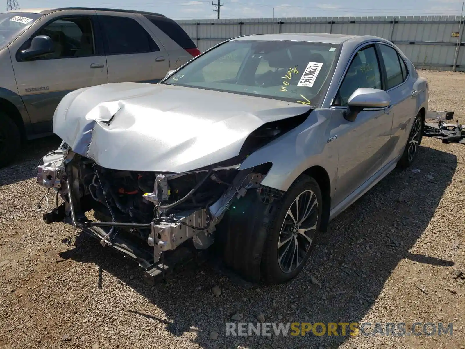 2 Photograph of a damaged car 4T1J31AK3LU519814 TOYOTA CAMRY 2020