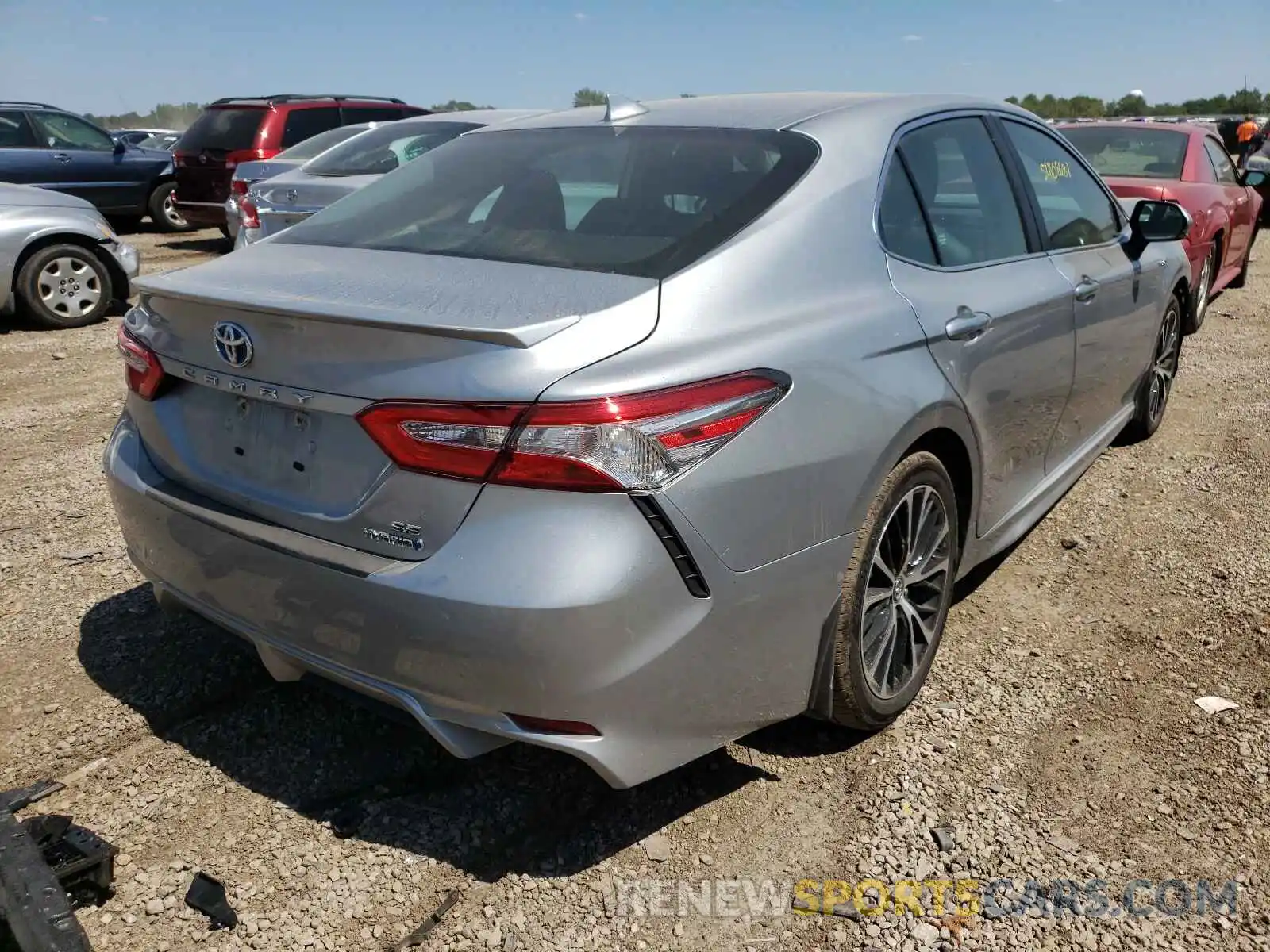 4 Photograph of a damaged car 4T1J31AK3LU519814 TOYOTA CAMRY 2020