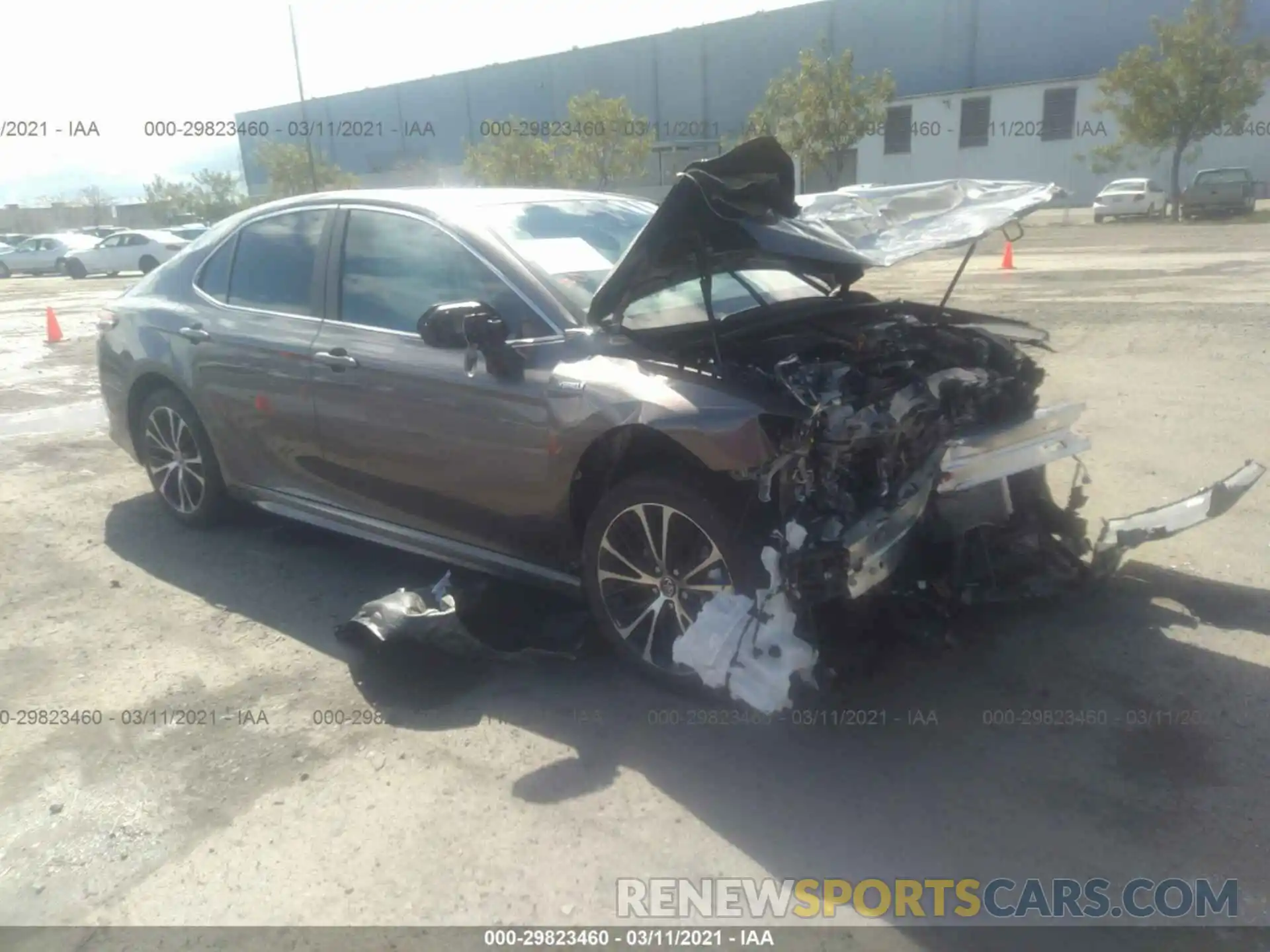 1 Photograph of a damaged car 4T1J31AK3LU524351 TOYOTA CAMRY 2020