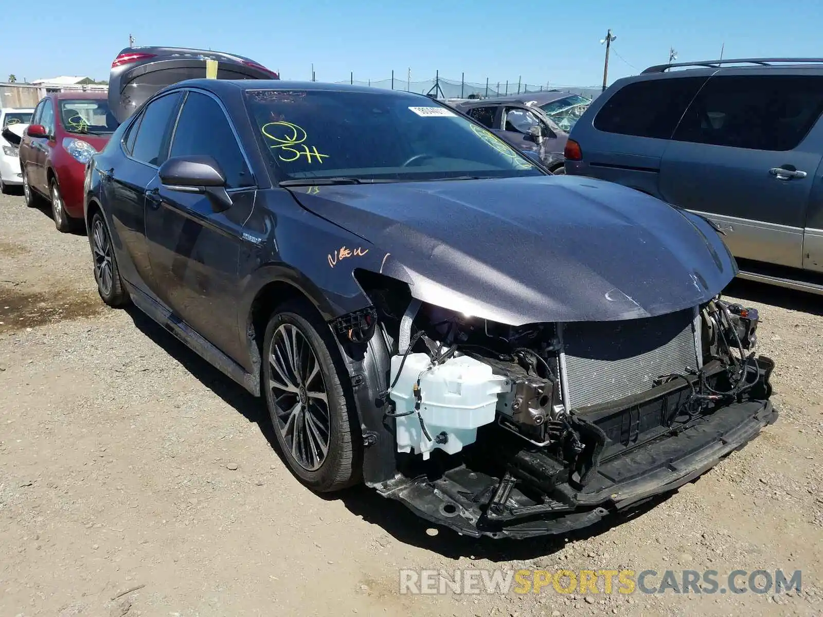 1 Photograph of a damaged car 4T1J31AK3LU526259 TOYOTA CAMRY 2020