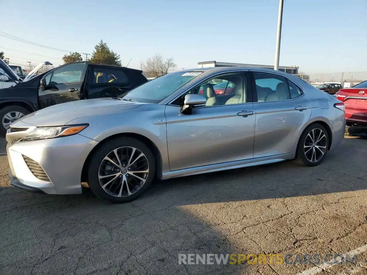 1 Photograph of a damaged car 4T1J31AK3LU528190 TOYOTA CAMRY 2020