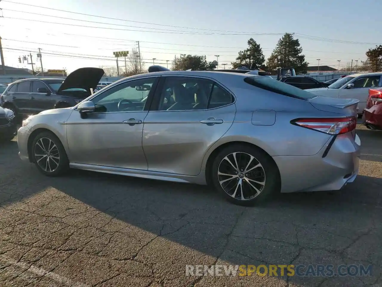 2 Photograph of a damaged car 4T1J31AK3LU528190 TOYOTA CAMRY 2020