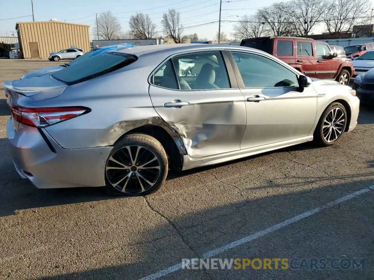 3 Photograph of a damaged car 4T1J31AK3LU528190 TOYOTA CAMRY 2020