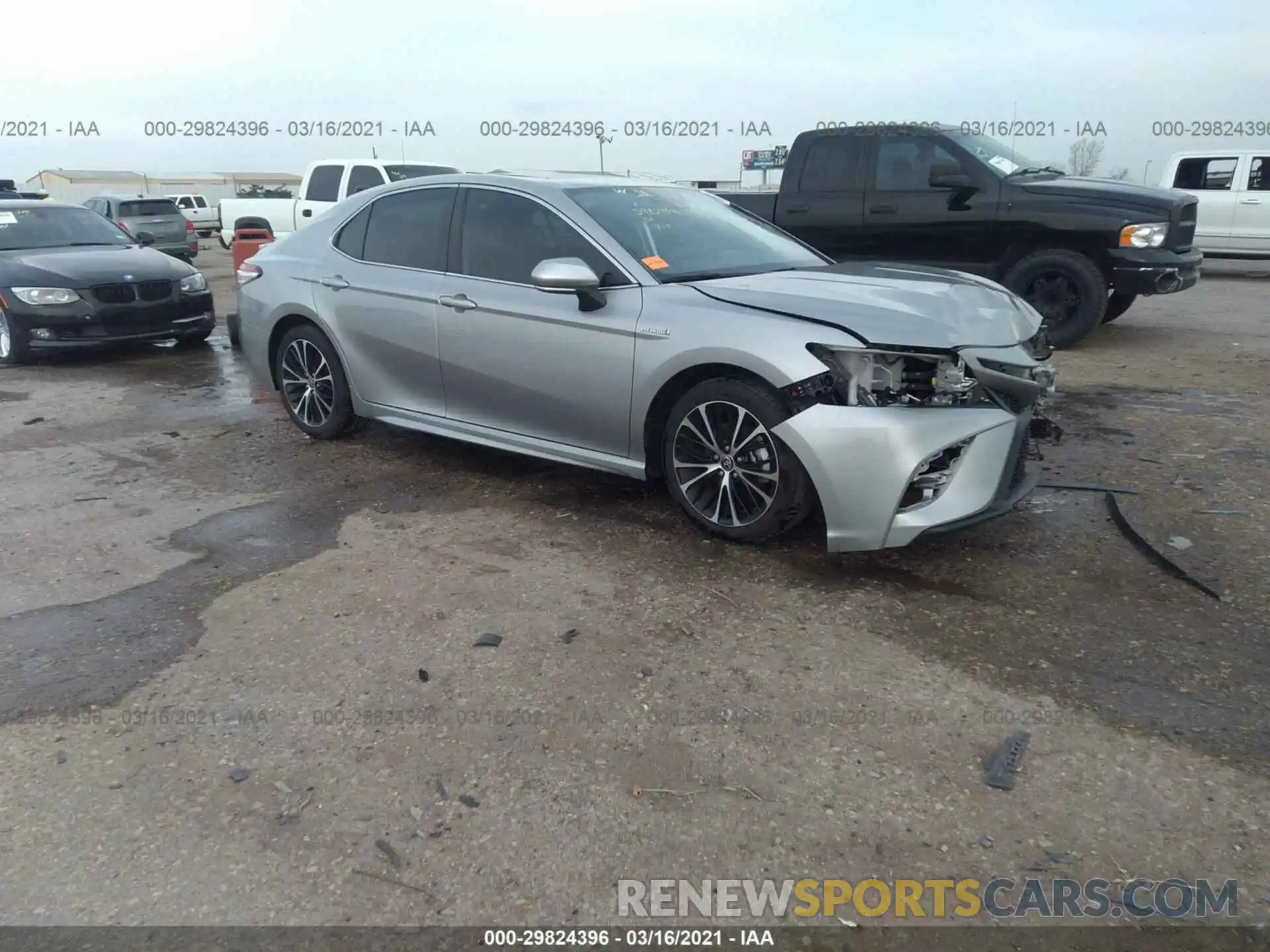 1 Photograph of a damaged car 4T1J31AK3LU533048 TOYOTA CAMRY 2020