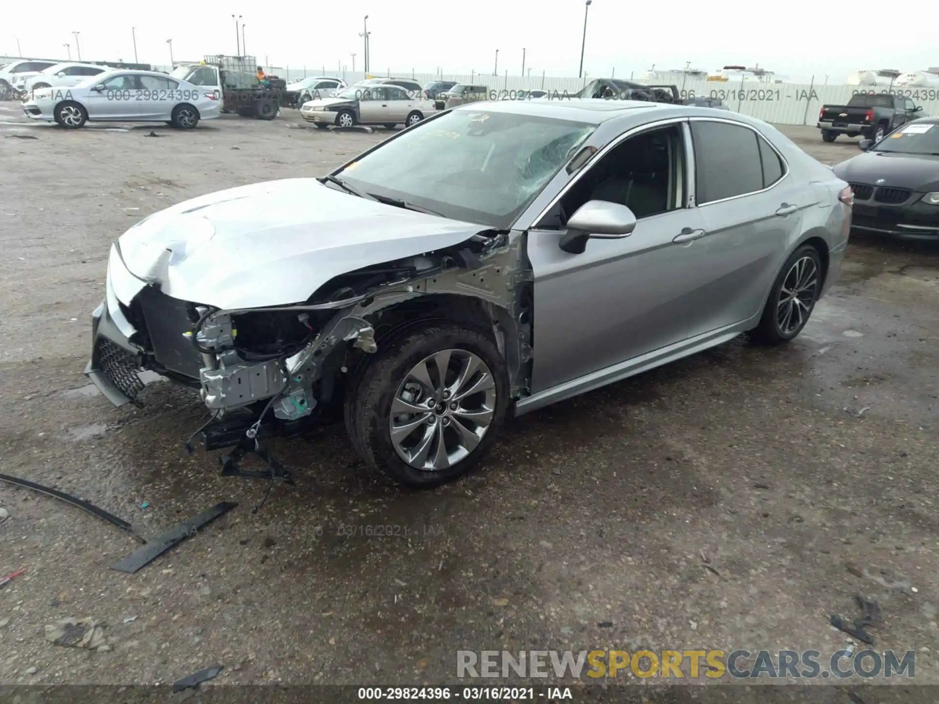 2 Photograph of a damaged car 4T1J31AK3LU533048 TOYOTA CAMRY 2020