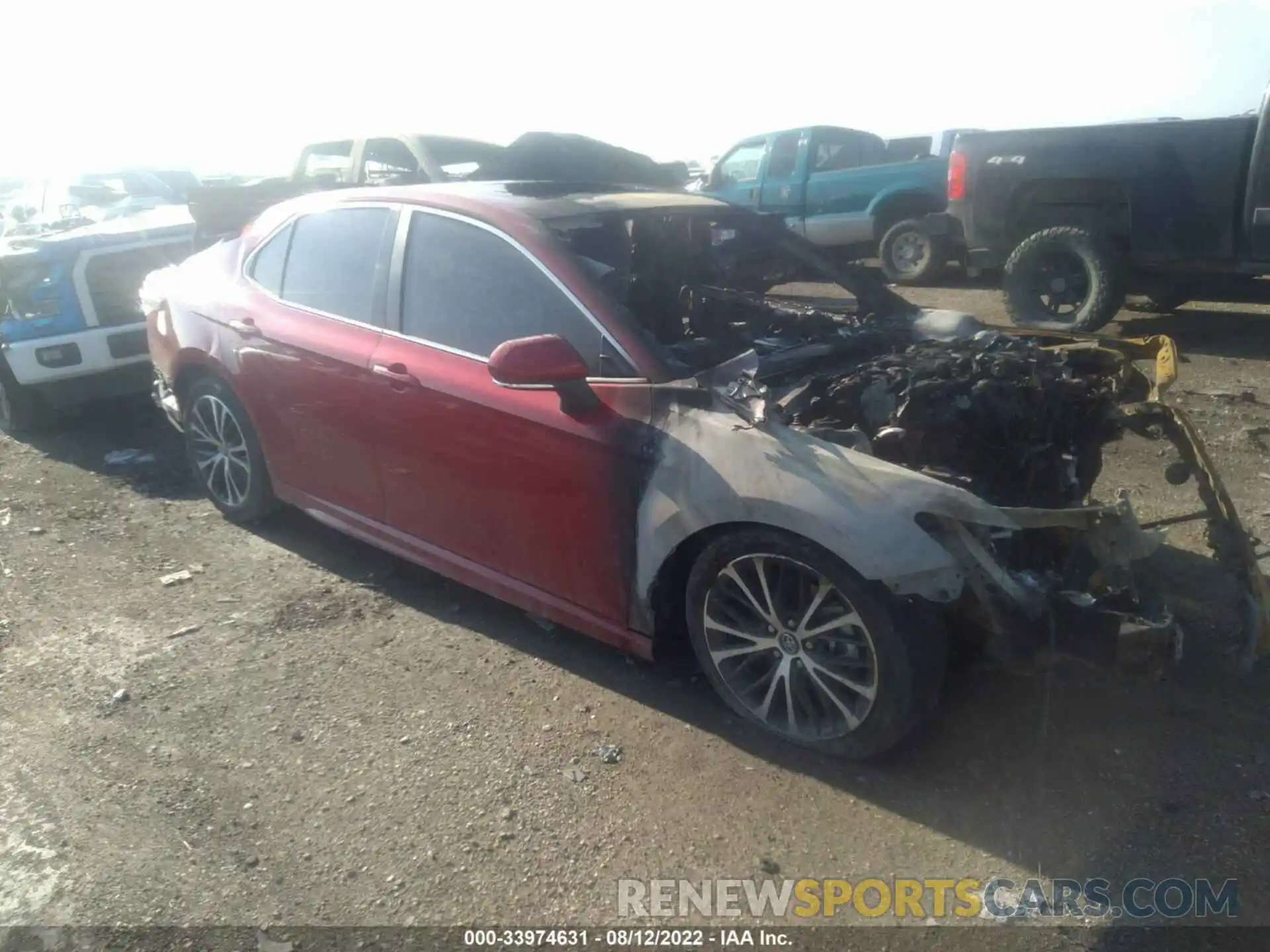 1 Photograph of a damaged car 4T1J31AK4LU009892 TOYOTA CAMRY 2020