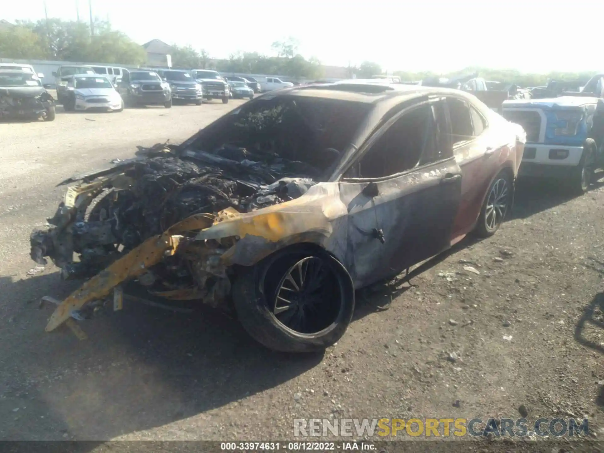 2 Photograph of a damaged car 4T1J31AK4LU009892 TOYOTA CAMRY 2020