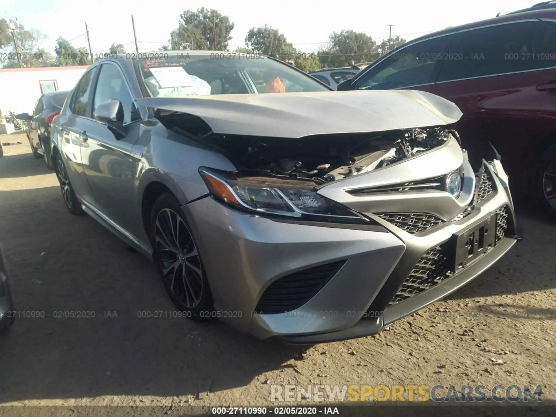 1 Photograph of a damaged car 4T1J31AK4LU518185 TOYOTA CAMRY 2020