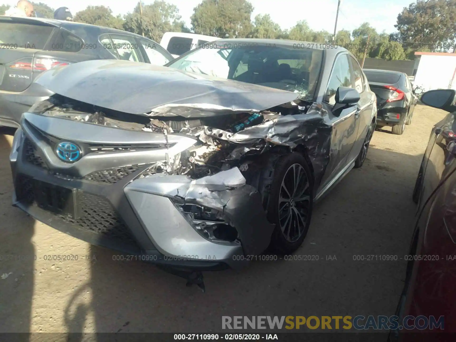 2 Photograph of a damaged car 4T1J31AK4LU518185 TOYOTA CAMRY 2020