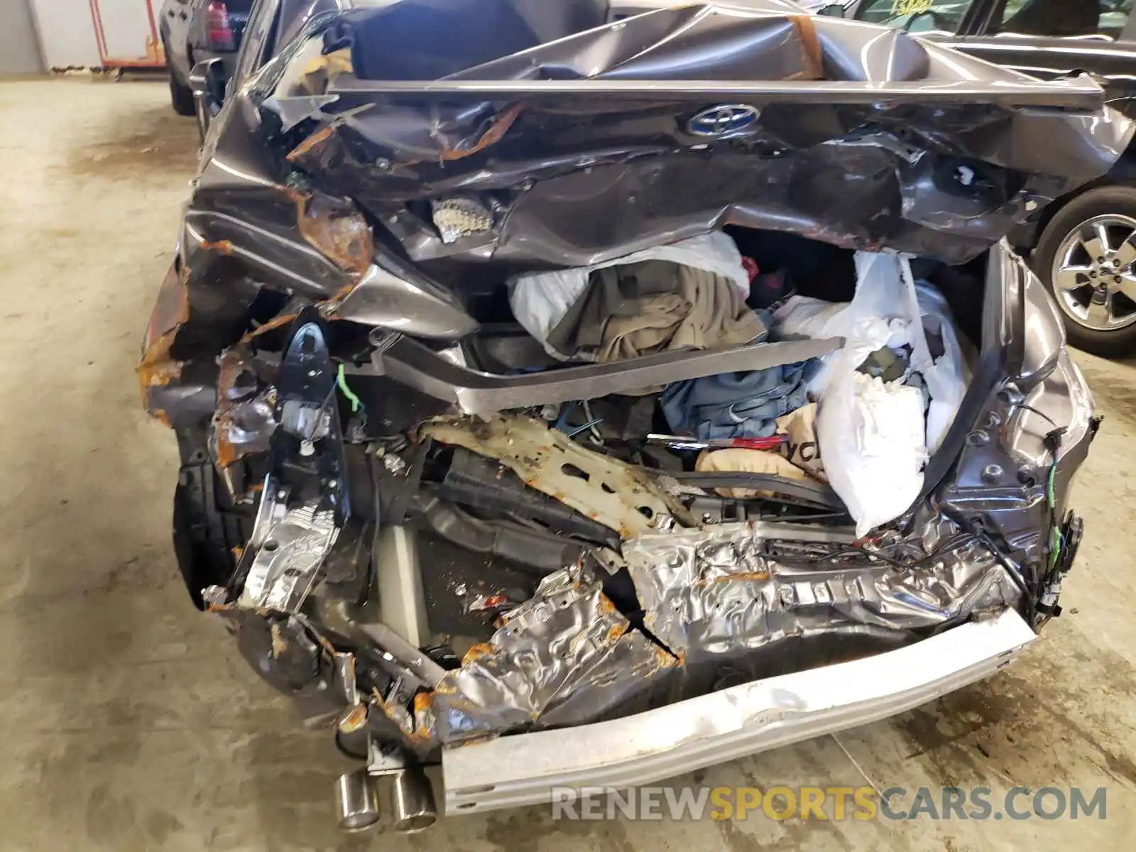9 Photograph of a damaged car 4T1J31AK4LU531311 TOYOTA CAMRY 2020
