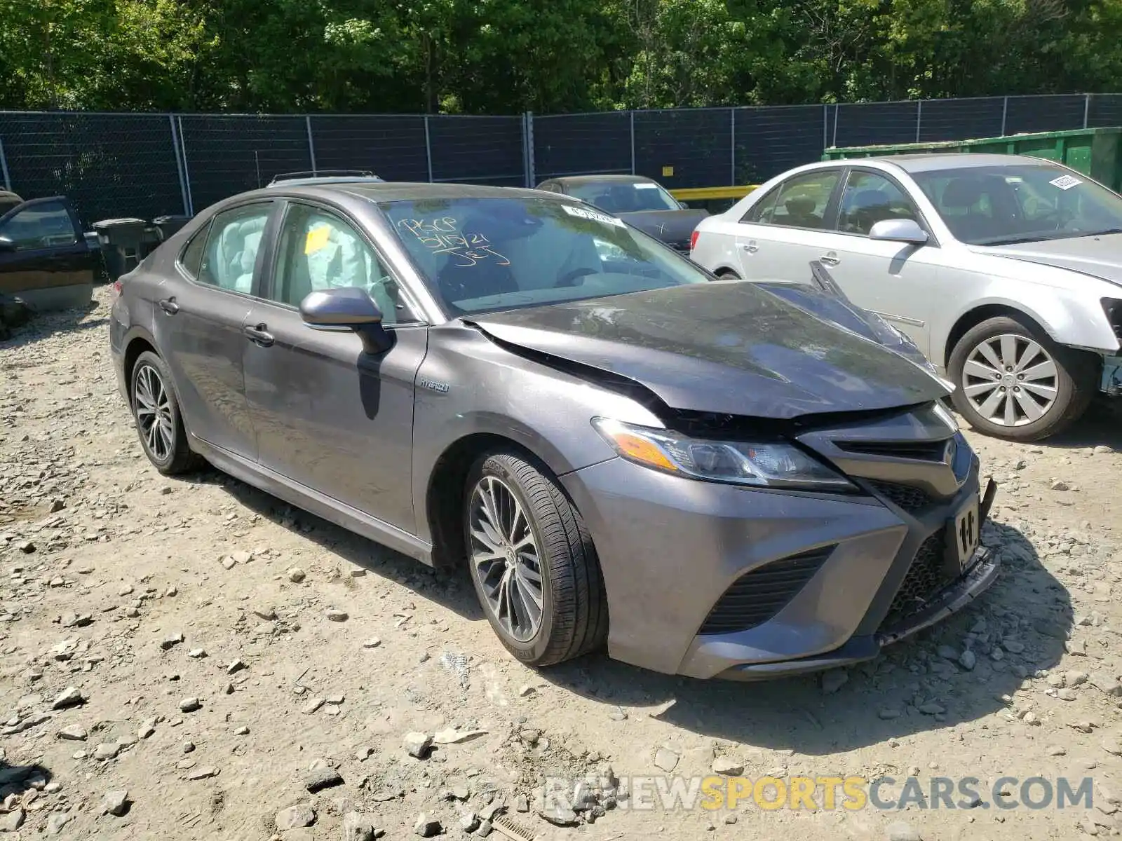 1 Photograph of a damaged car 4T1J31AK4LU536606 TOYOTA CAMRY 2020