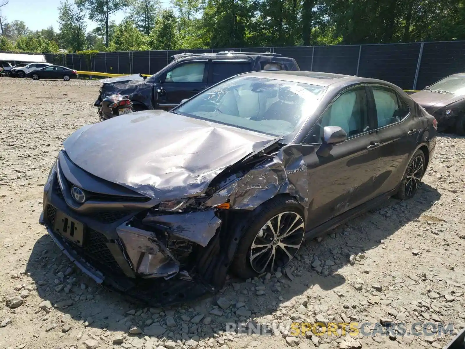 2 Photograph of a damaged car 4T1J31AK4LU536606 TOYOTA CAMRY 2020