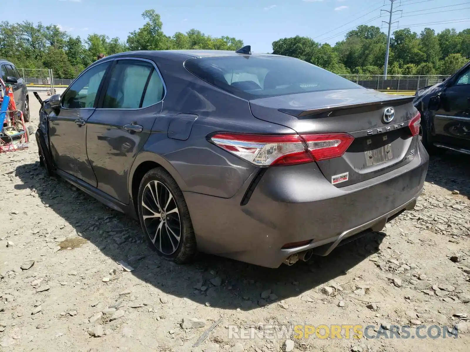 3 Photograph of a damaged car 4T1J31AK4LU536606 TOYOTA CAMRY 2020