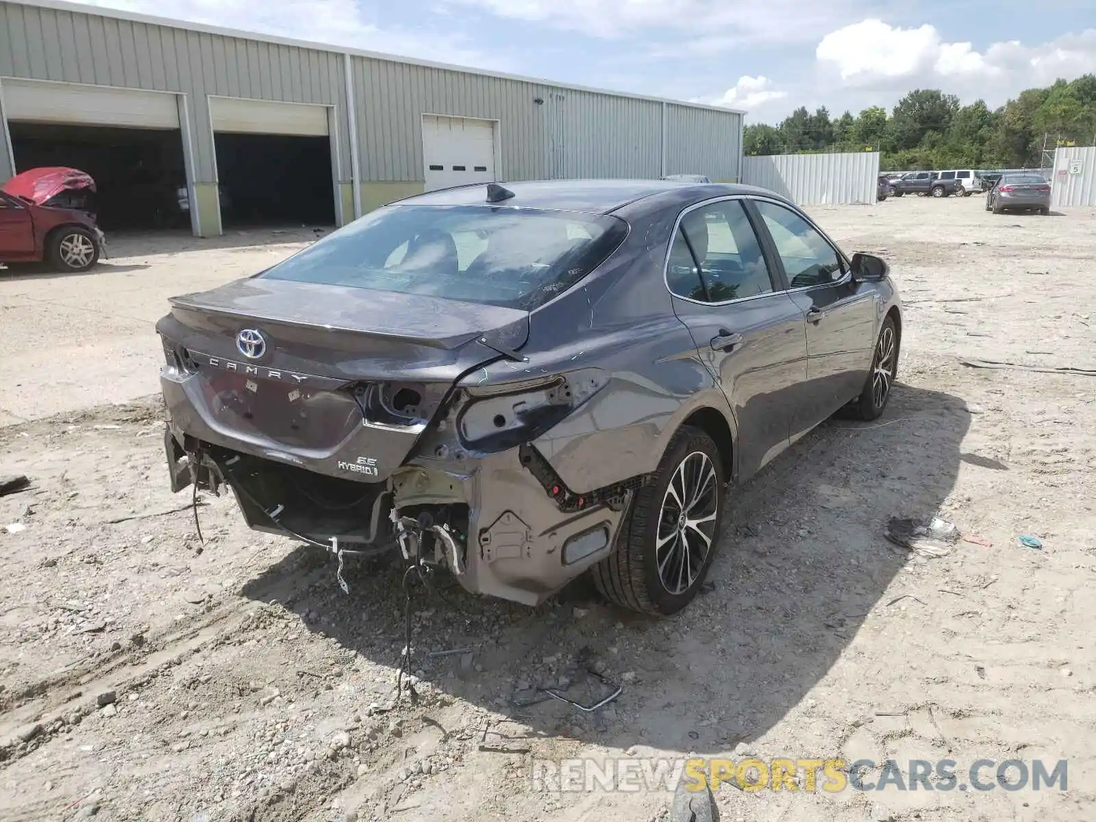 4 Photograph of a damaged car 4T1J31AK4LU545774 TOYOTA CAMRY 2020