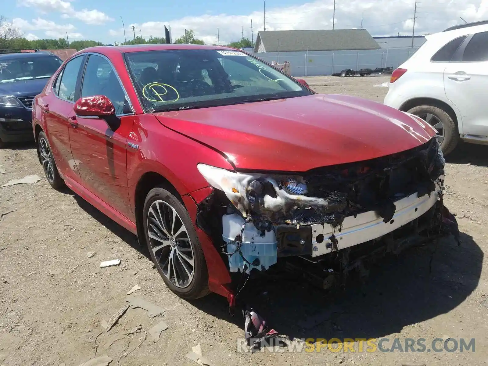 1 Photograph of a damaged car 4T1J31AK5LU009352 TOYOTA CAMRY 2020