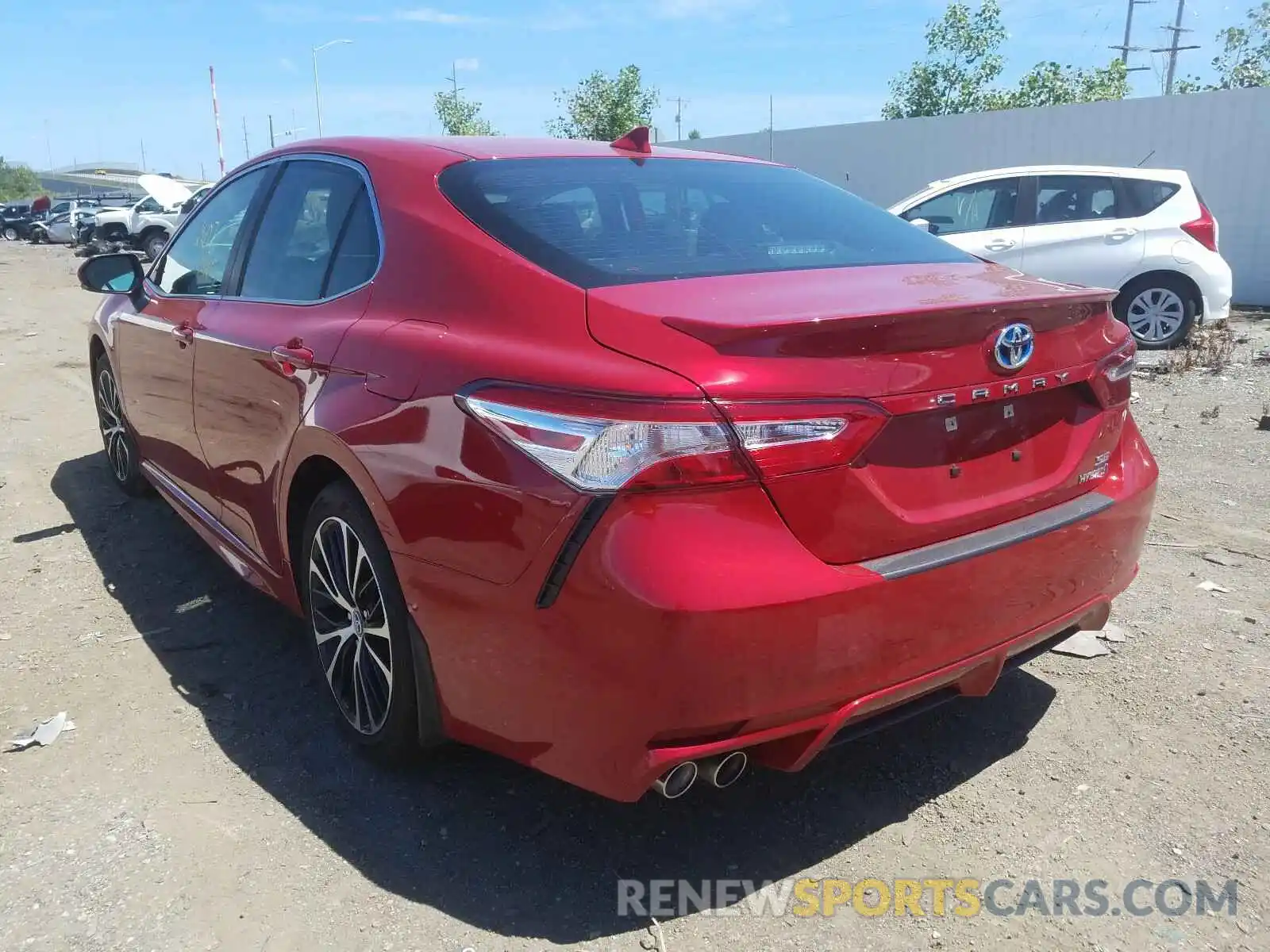 3 Photograph of a damaged car 4T1J31AK5LU009352 TOYOTA CAMRY 2020