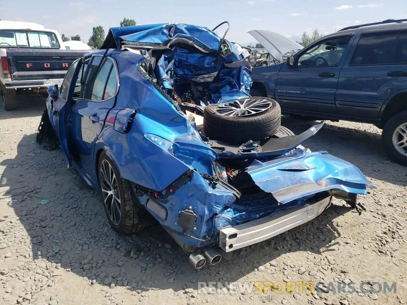 3 Photograph of a damaged car 4T1J31AK5LU012476 TOYOTA CAMRY 2020