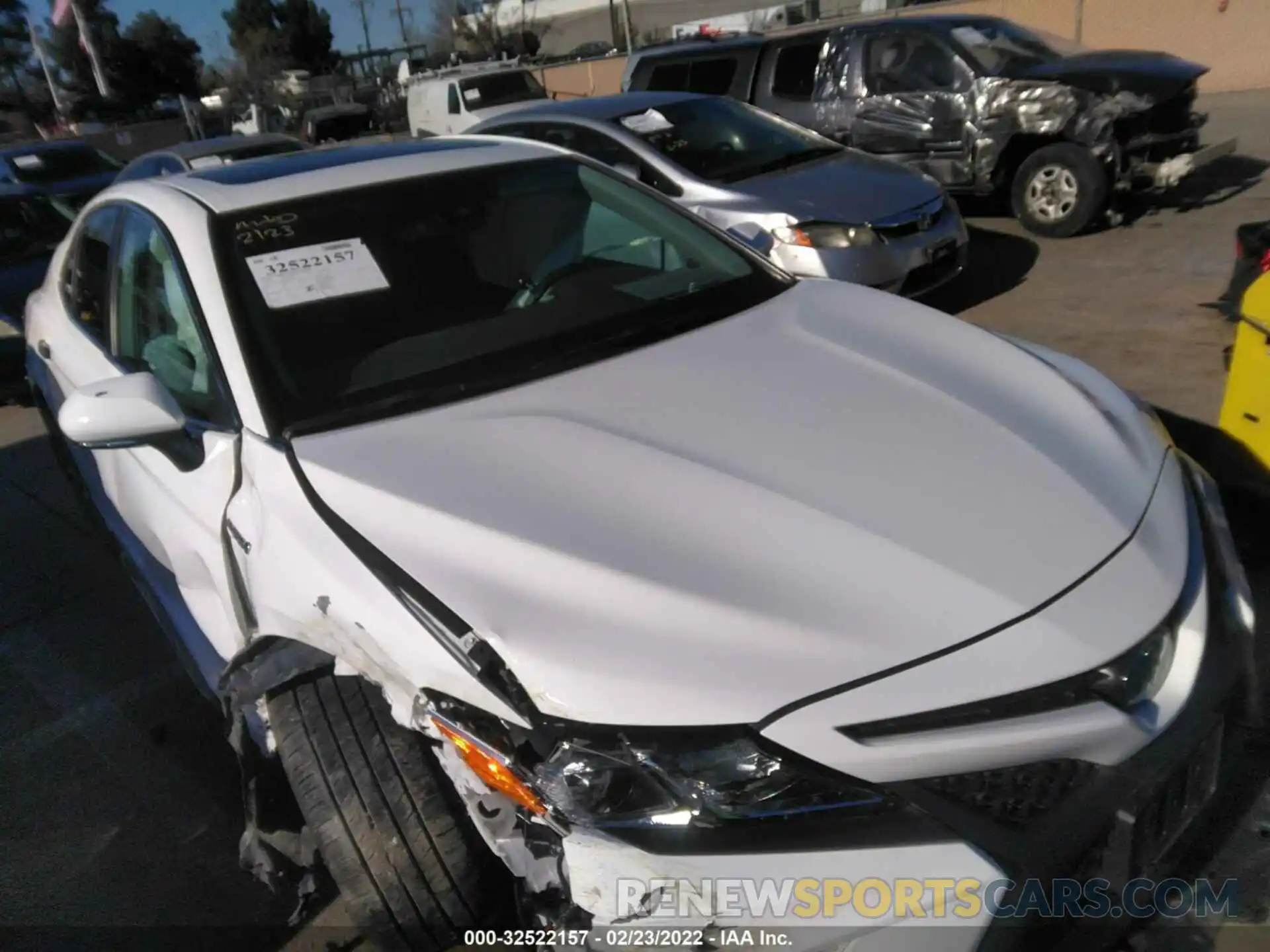 1 Photograph of a damaged car 4T1J31AK5LU019654 TOYOTA CAMRY 2020