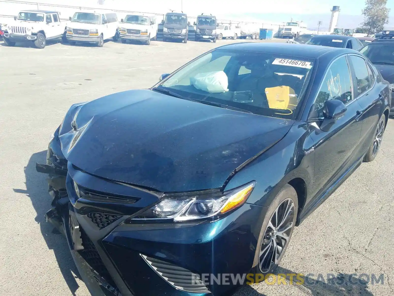 2 Photograph of a damaged car 4T1J31AK5LU520074 TOYOTA CAMRY 2020