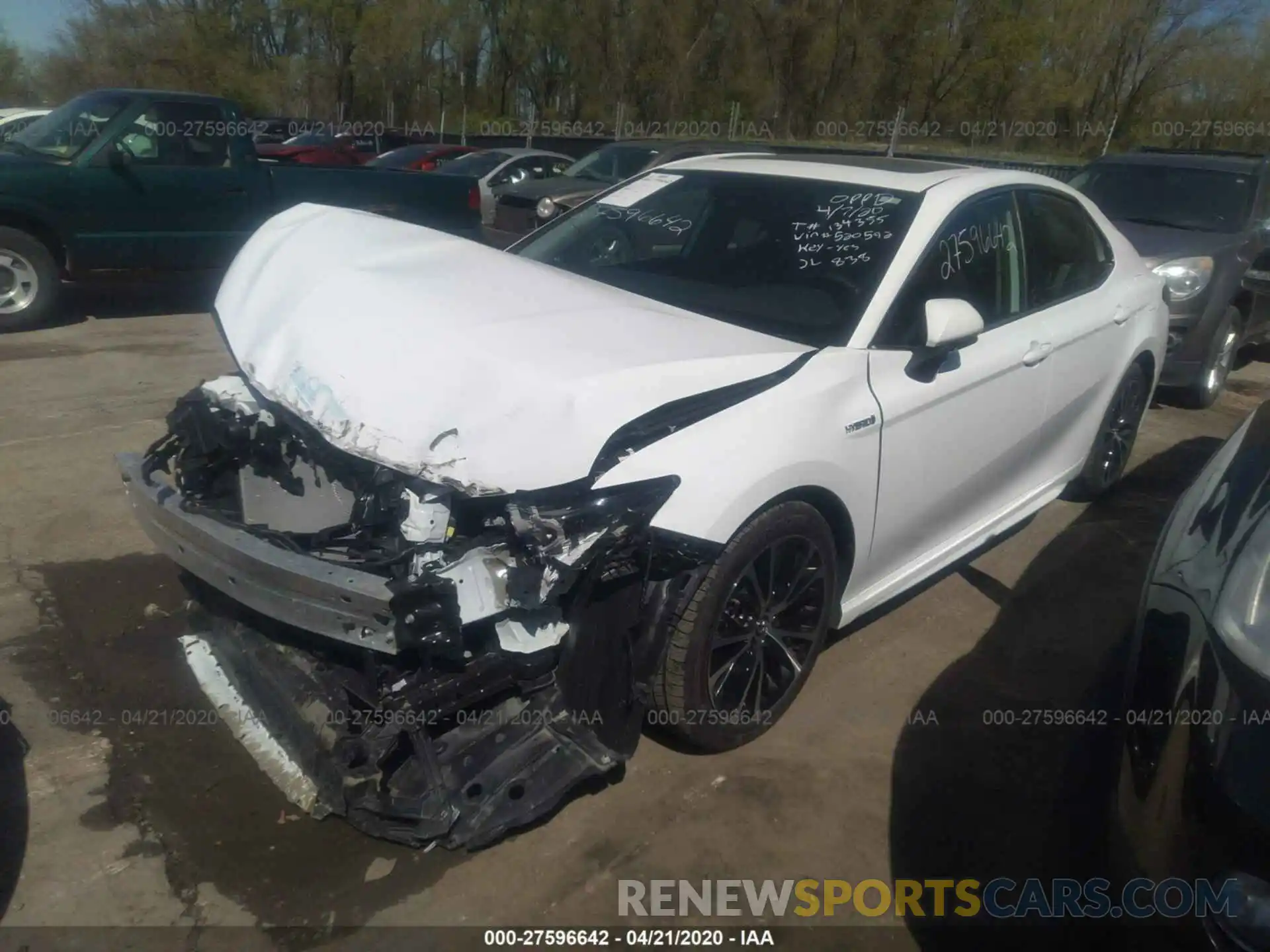 2 Photograph of a damaged car 4T1J31AK5LU520592 TOYOTA CAMRY 2020