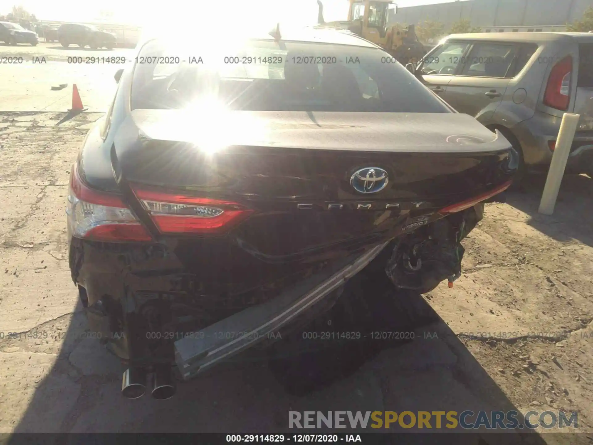 6 Photograph of a damaged car 4T1J31AK5LU521533 TOYOTA CAMRY 2020