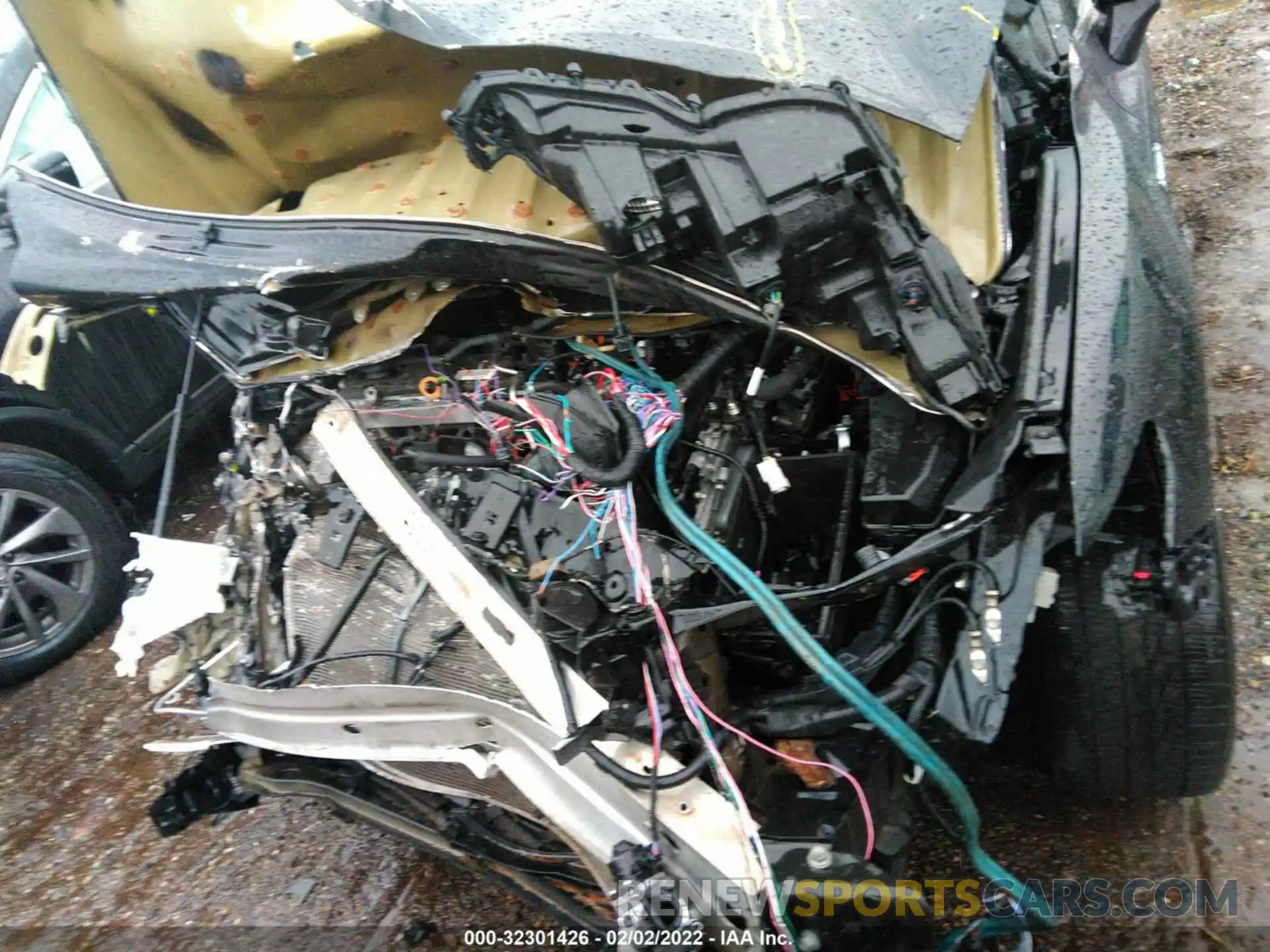 10 Photograph of a damaged car 4T1J31AK5LU523024 TOYOTA CAMRY 2020