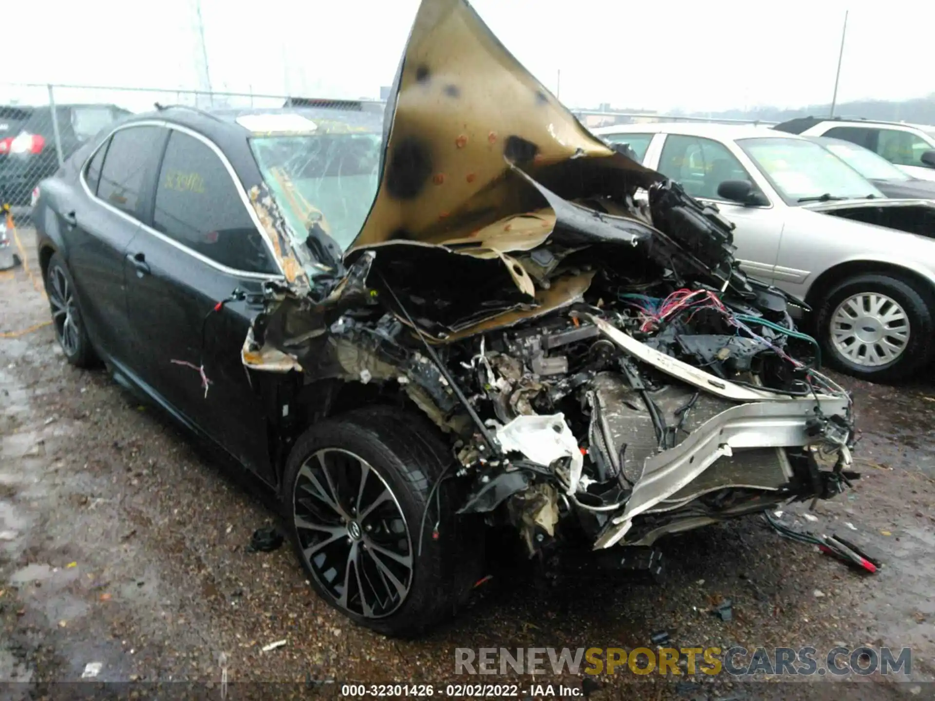 6 Photograph of a damaged car 4T1J31AK5LU523024 TOYOTA CAMRY 2020