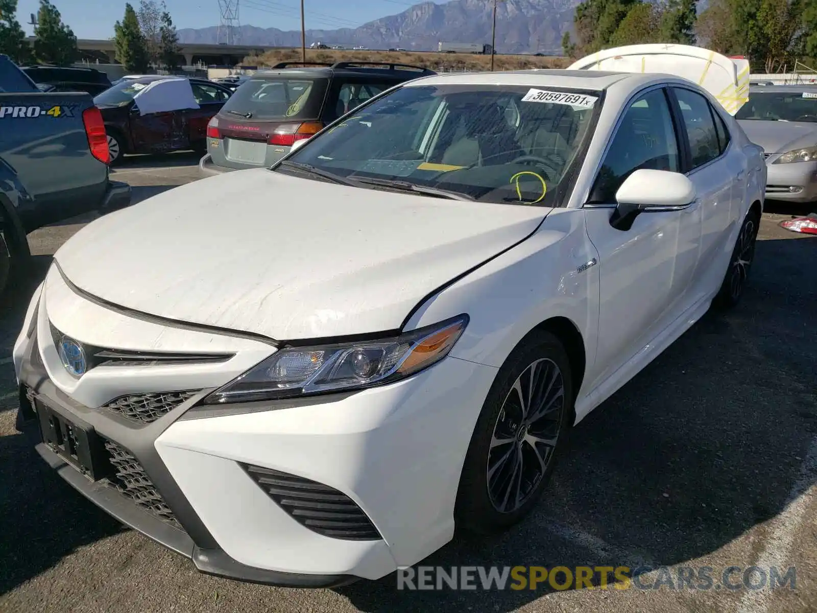 2 Photograph of a damaged car 4T1J31AK5LU534265 TOYOTA CAMRY 2020