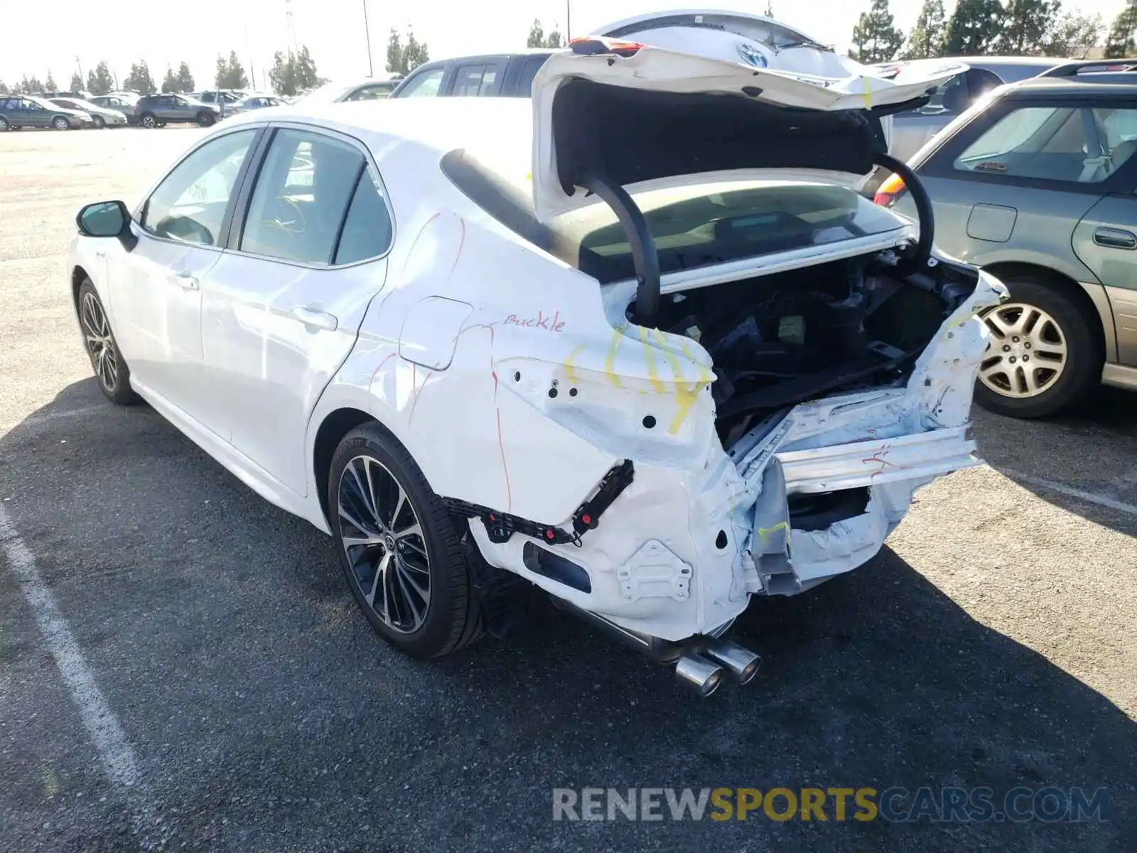 3 Photograph of a damaged car 4T1J31AK5LU534265 TOYOTA CAMRY 2020