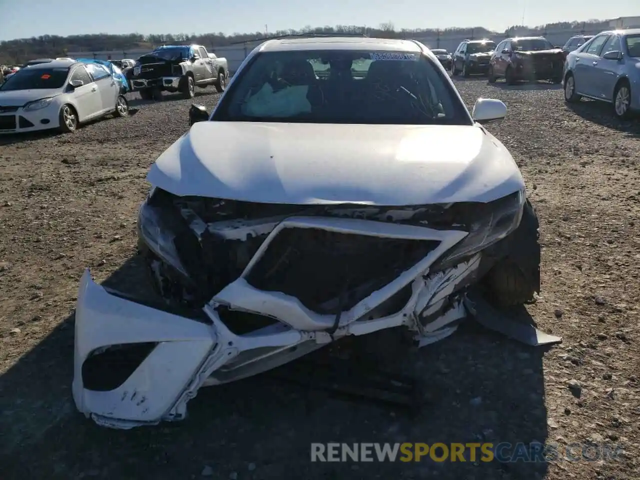 9 Photograph of a damaged car 4T1J31AK5LU542186 TOYOTA CAMRY 2020