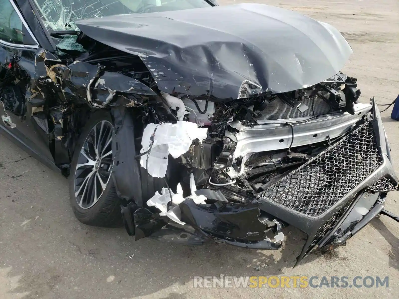 9 Photograph of a damaged car 4T1J31AK5LU542592 TOYOTA CAMRY 2020