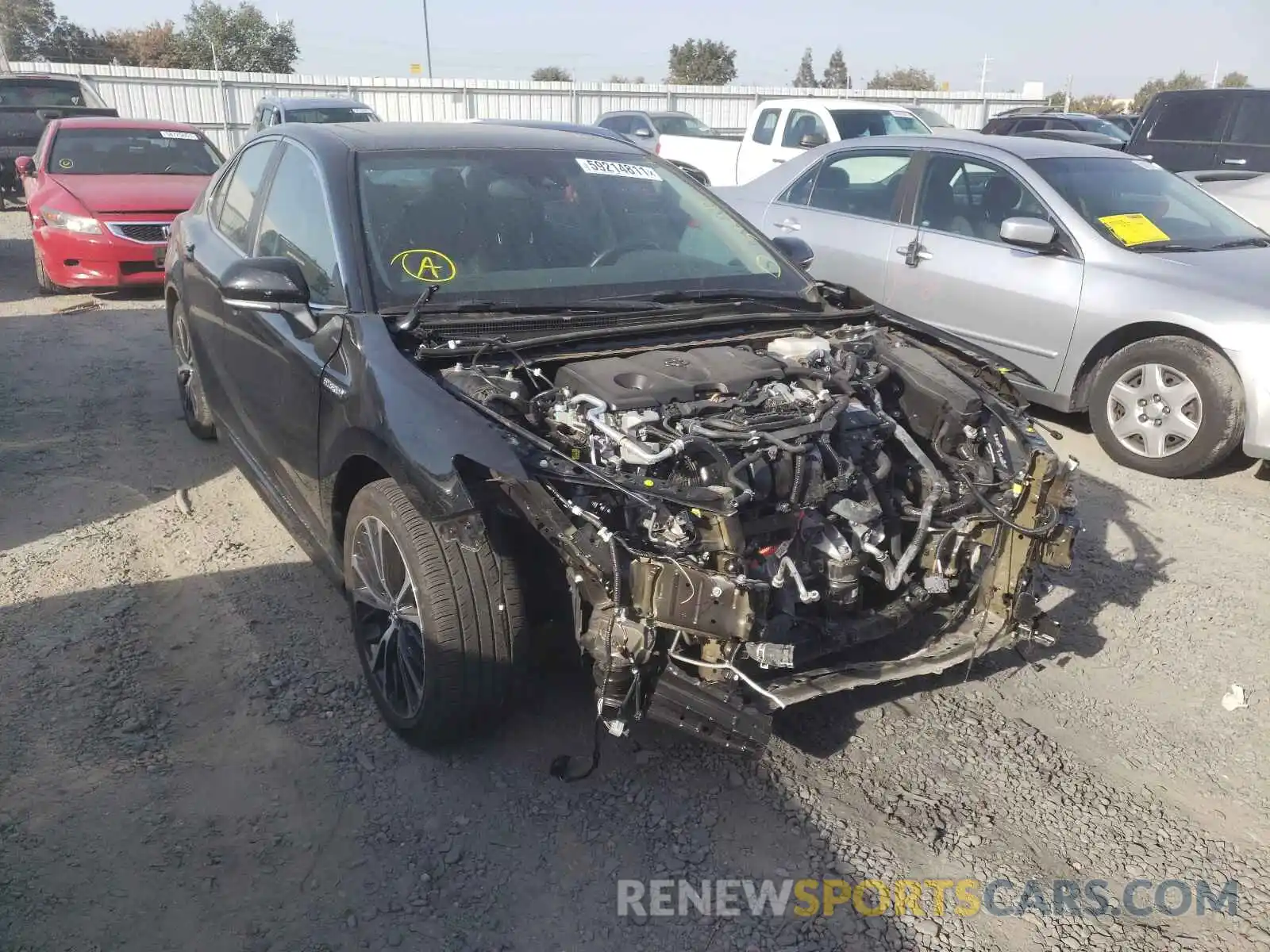 1 Photograph of a damaged car 4T1J31AK6LU518589 TOYOTA CAMRY 2020