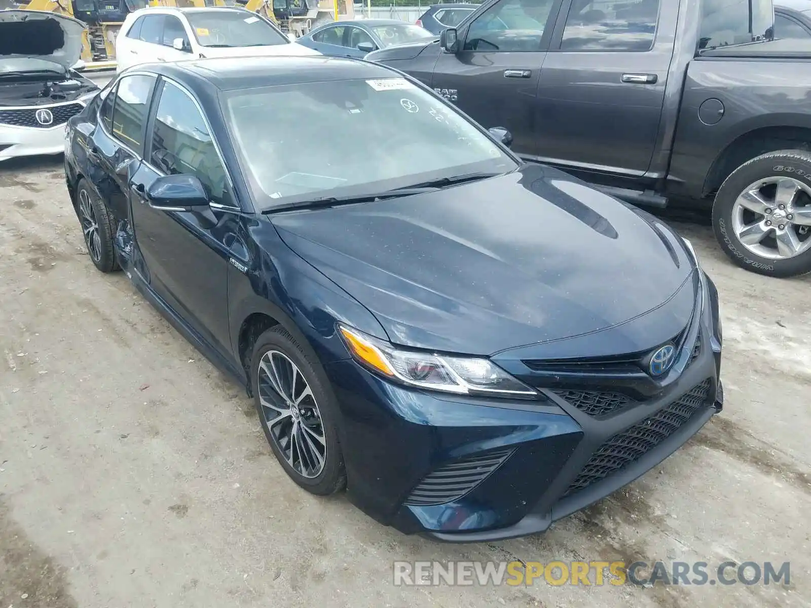 1 Photograph of a damaged car 4T1J31AK6LU521766 TOYOTA CAMRY 2020