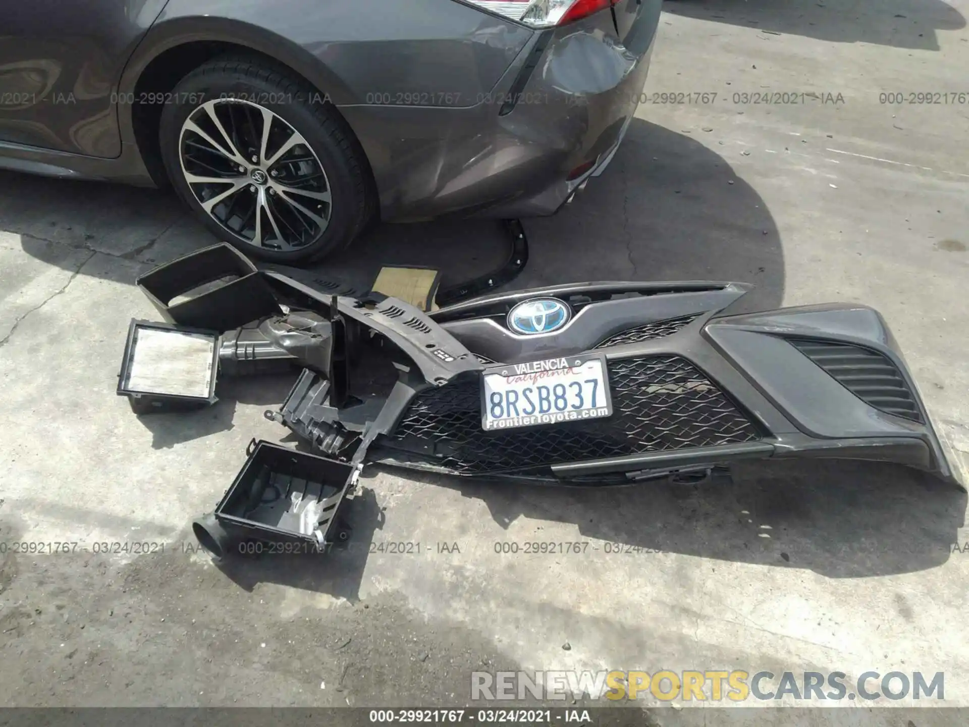 12 Photograph of a damaged car 4T1J31AK6LU531133 TOYOTA CAMRY 2020