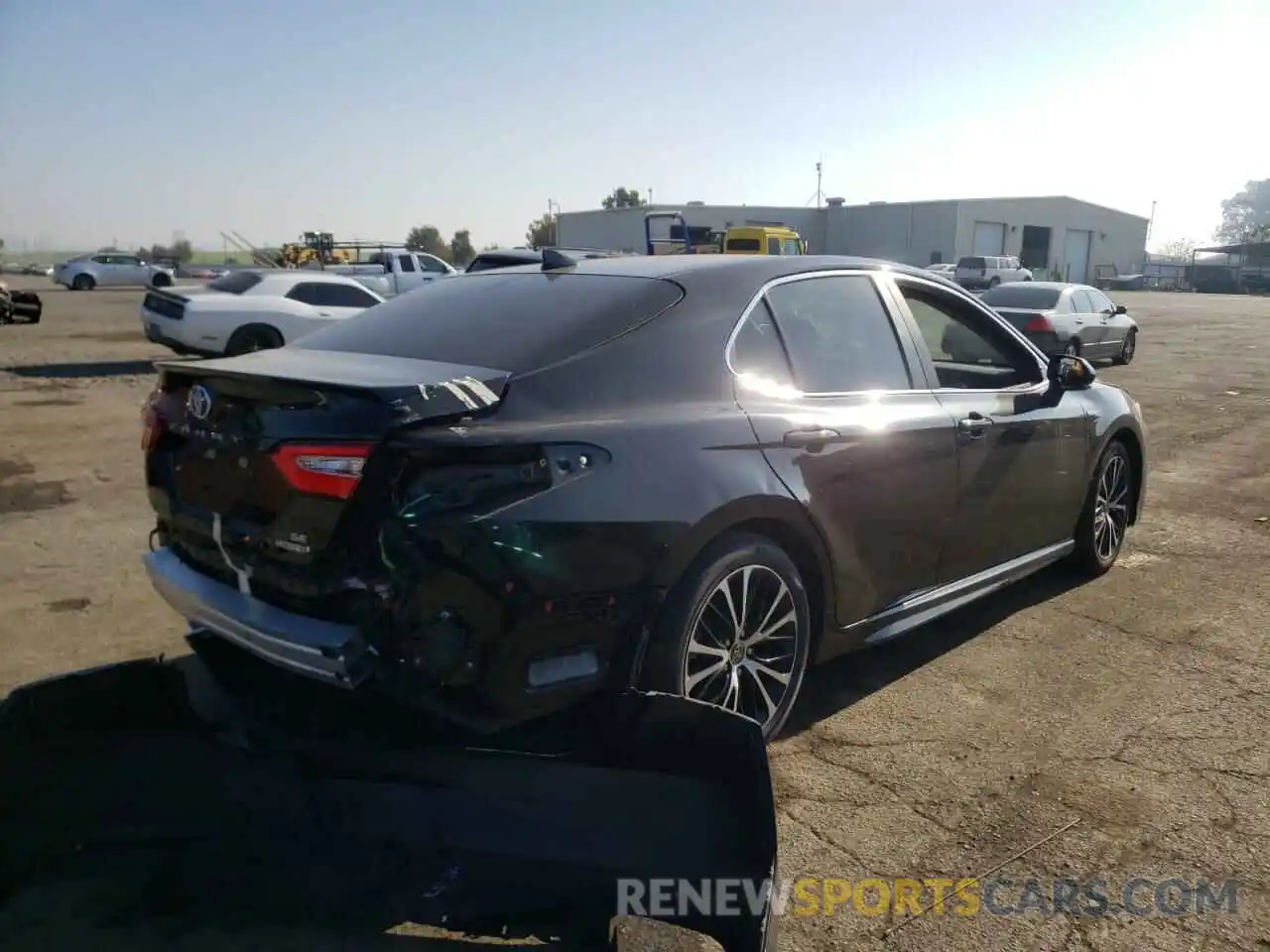 4 Photograph of a damaged car 4T1J31AK6LU534274 TOYOTA CAMRY 2020