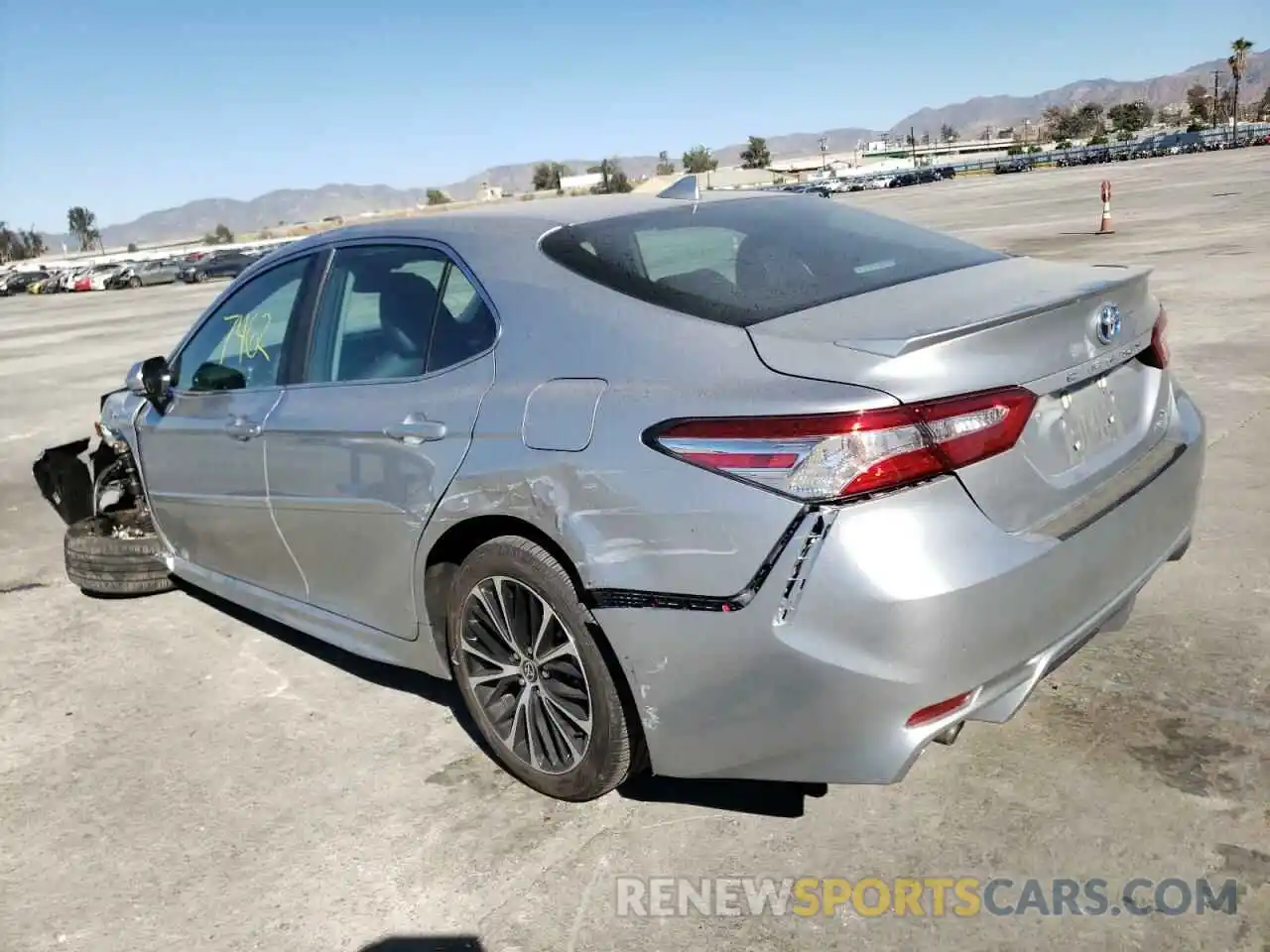 3 Photograph of a damaged car 4T1J31AK6LU544075 TOYOTA CAMRY 2020