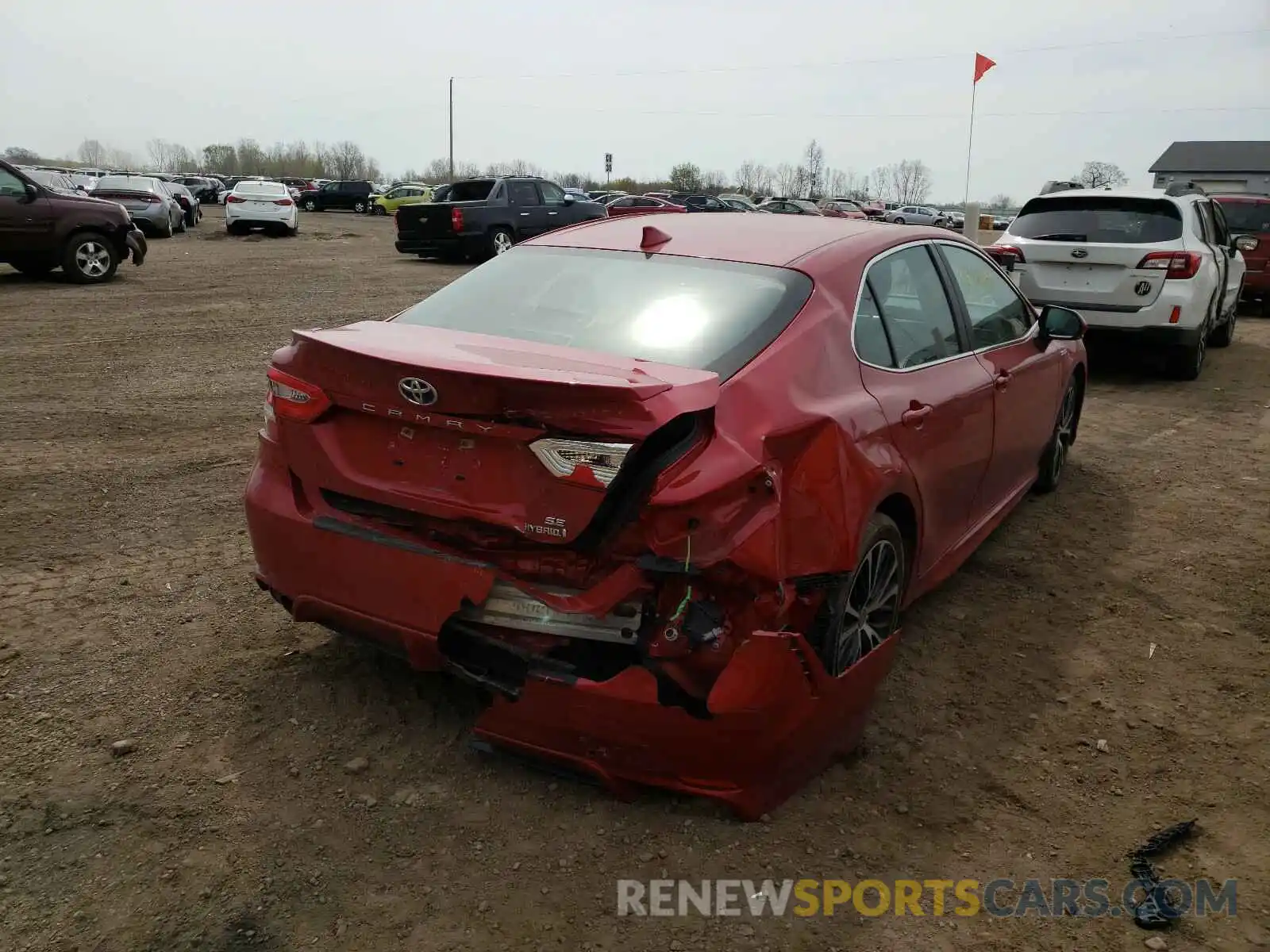 4 Photograph of a damaged car 4T1J31AK7LU014309 TOYOTA CAMRY 2020