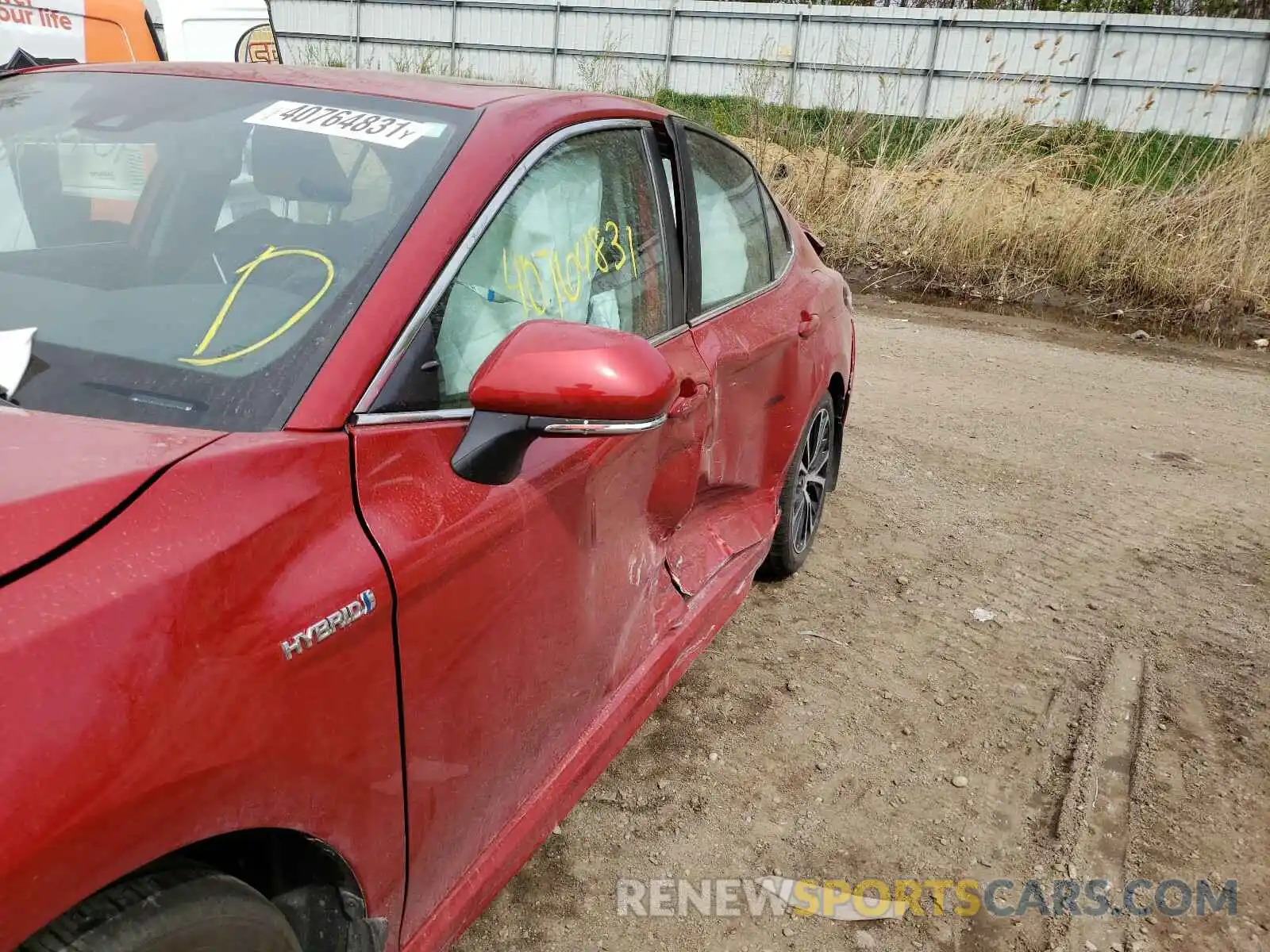 9 Photograph of a damaged car 4T1J31AK7LU014309 TOYOTA CAMRY 2020