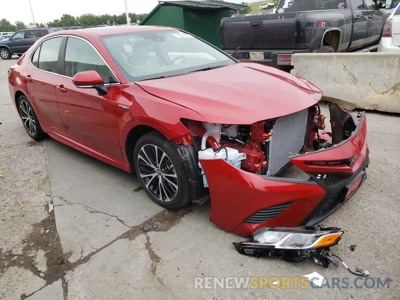 1 Photograph of a damaged car 4T1J31AK7LU017078 TOYOTA CAMRY 2020