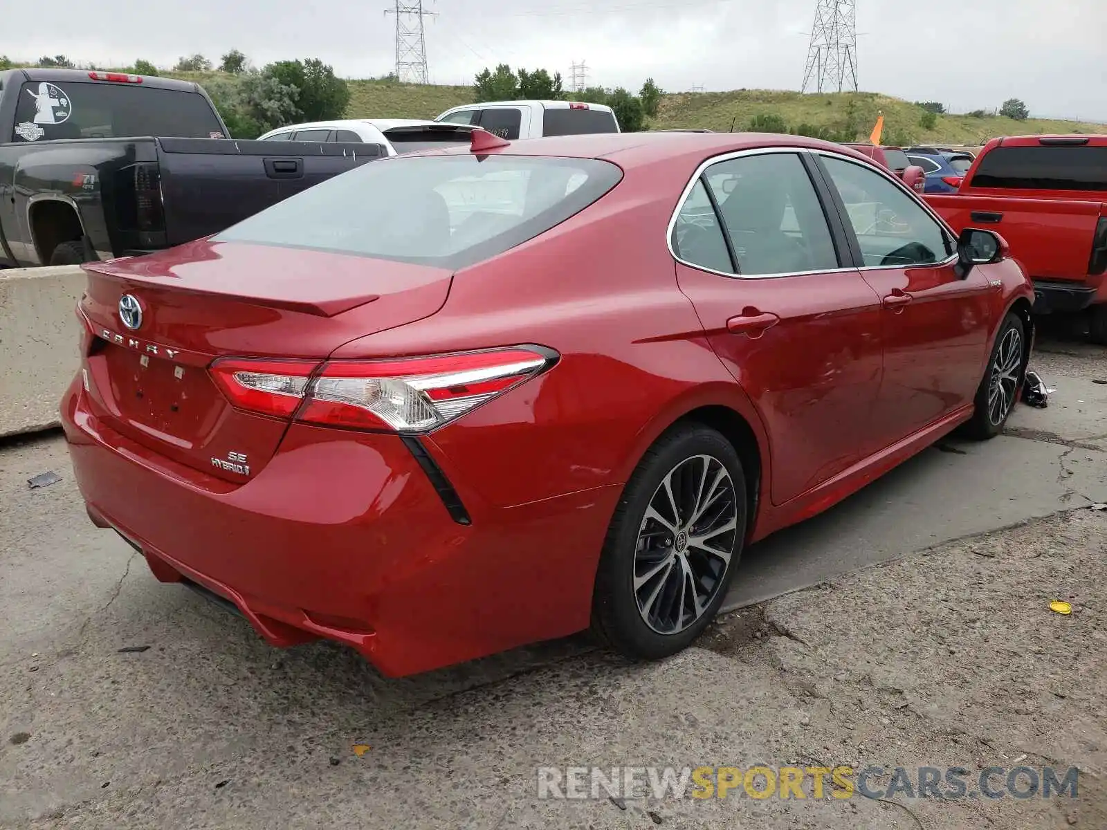 4 Photograph of a damaged car 4T1J31AK7LU017078 TOYOTA CAMRY 2020