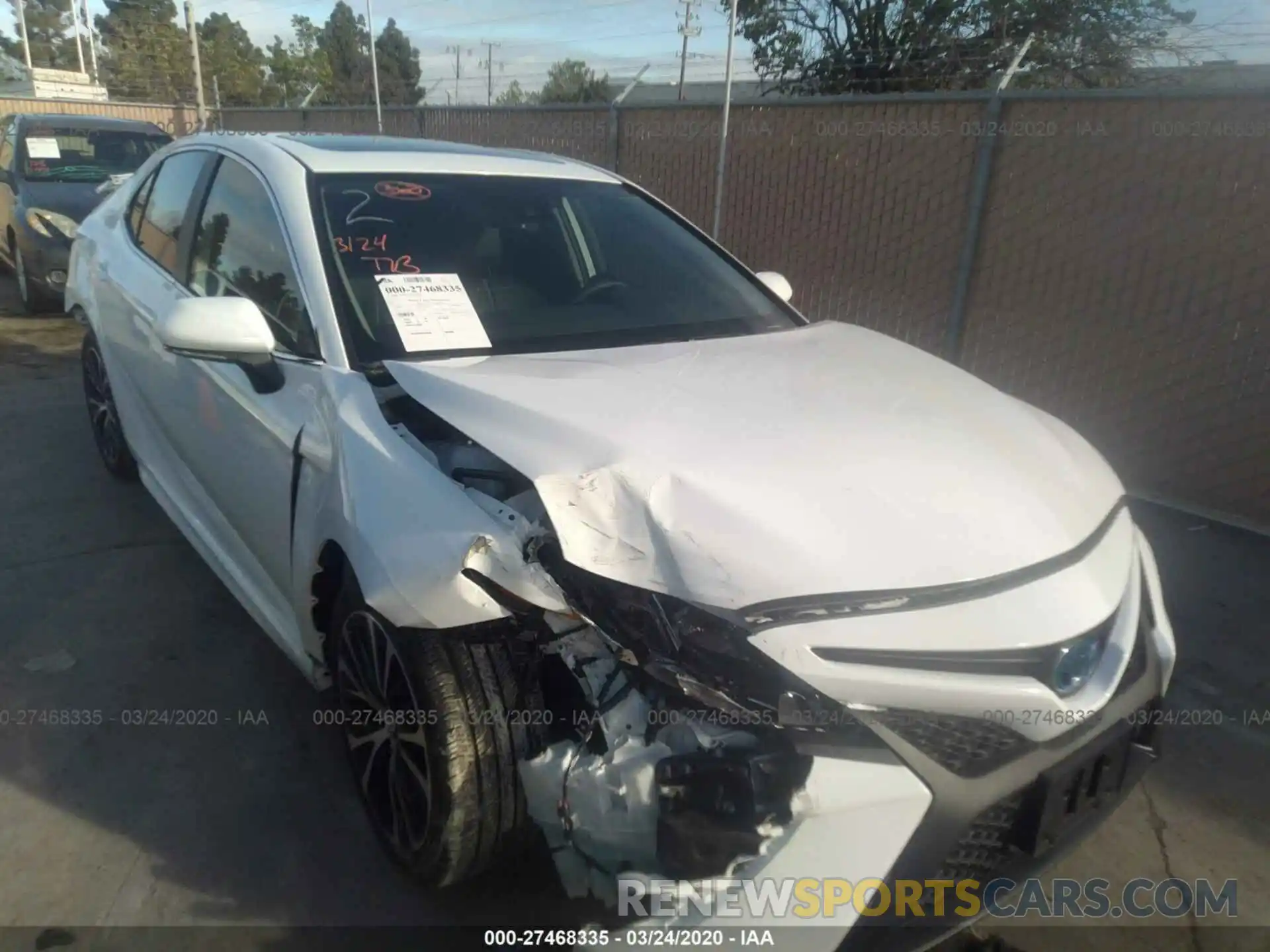 1 Photograph of a damaged car 4T1J31AK7LU519797 TOYOTA CAMRY 2020