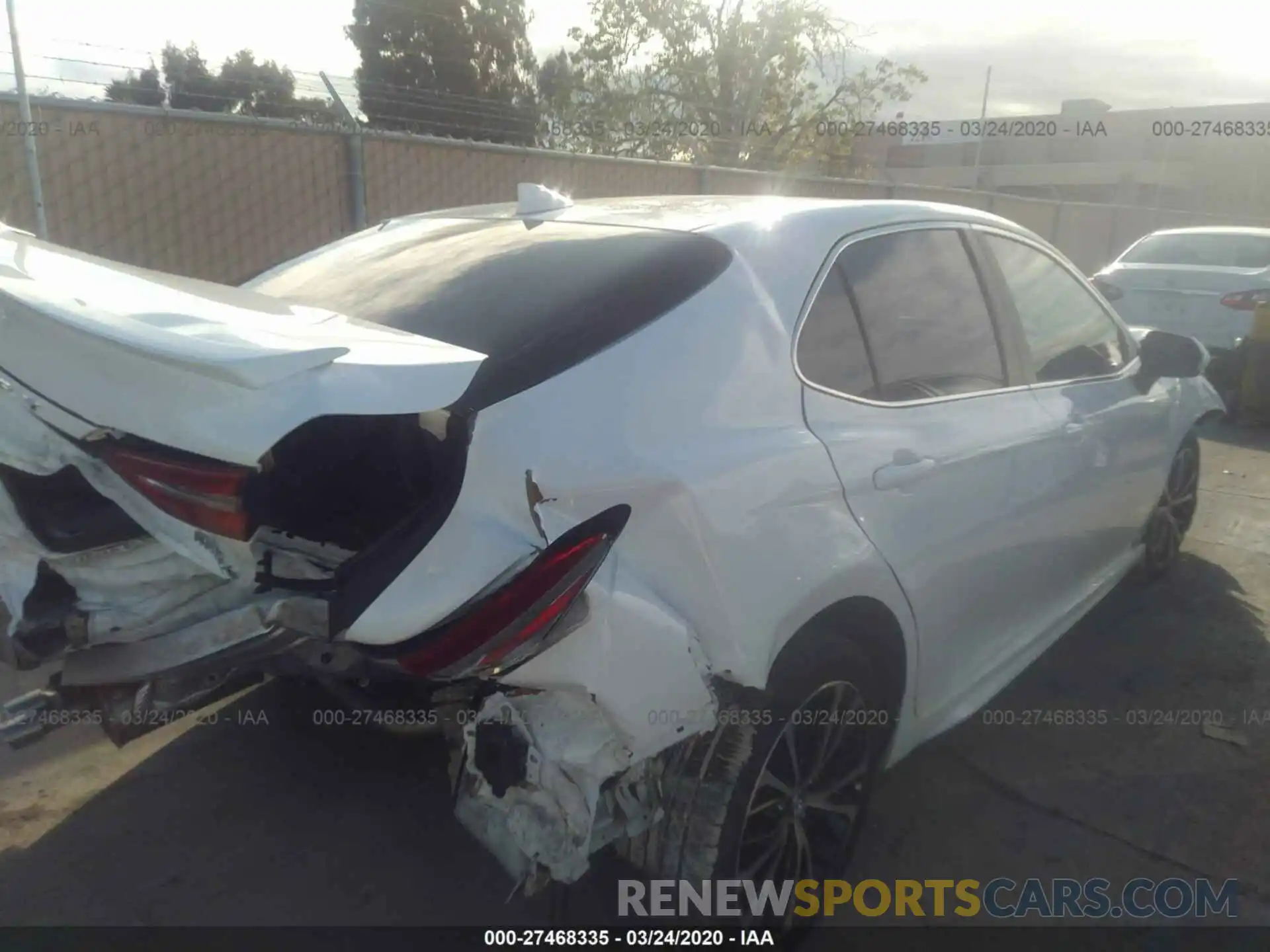 4 Photograph of a damaged car 4T1J31AK7LU519797 TOYOTA CAMRY 2020