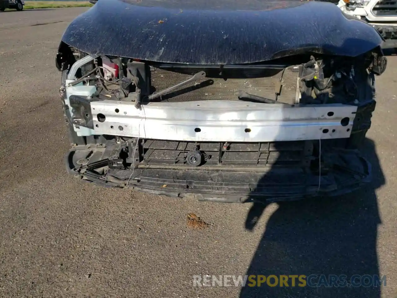 9 Photograph of a damaged car 4T1J31AK7LU520335 TOYOTA CAMRY 2020