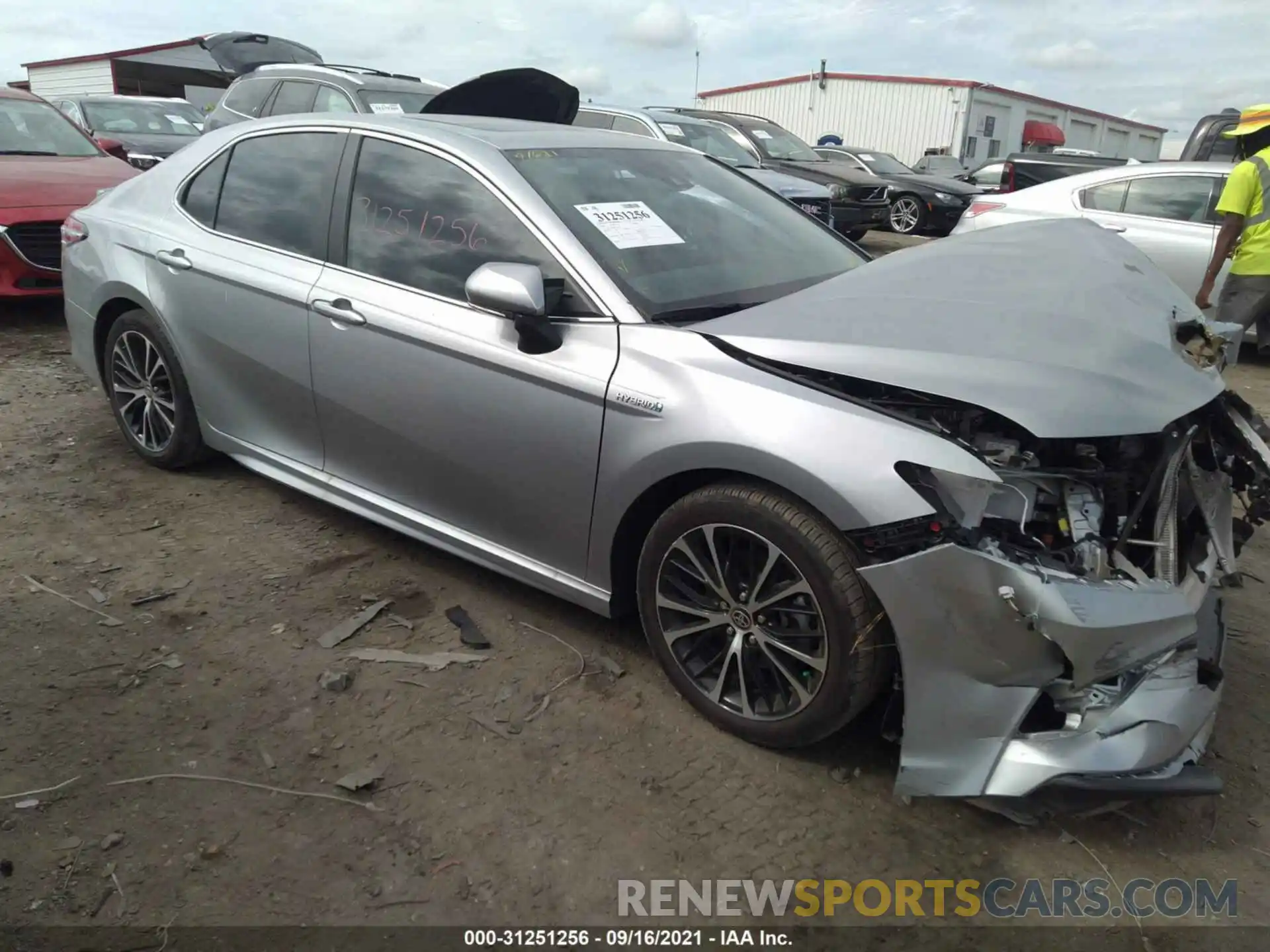 1 Photograph of a damaged car 4T1J31AK7LU535773 TOYOTA CAMRY 2020