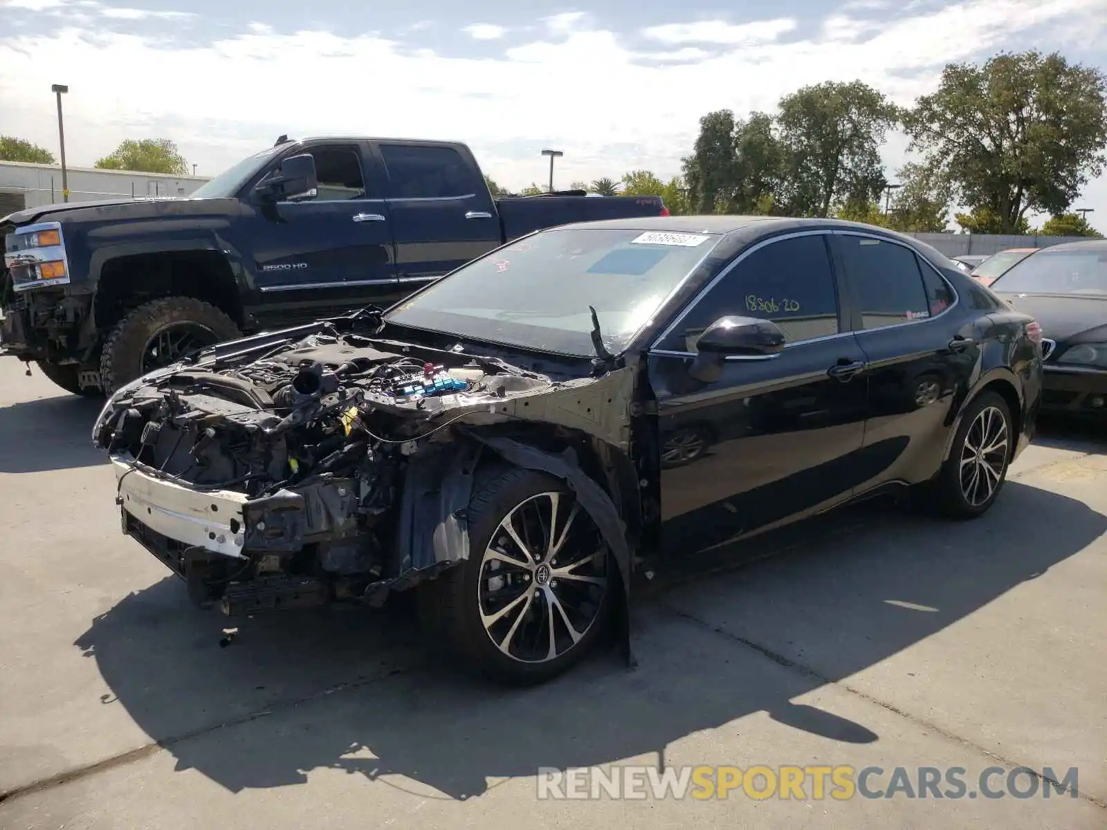 2 Photograph of a damaged car 4T1J31AK8LU526564 TOYOTA CAMRY 2020