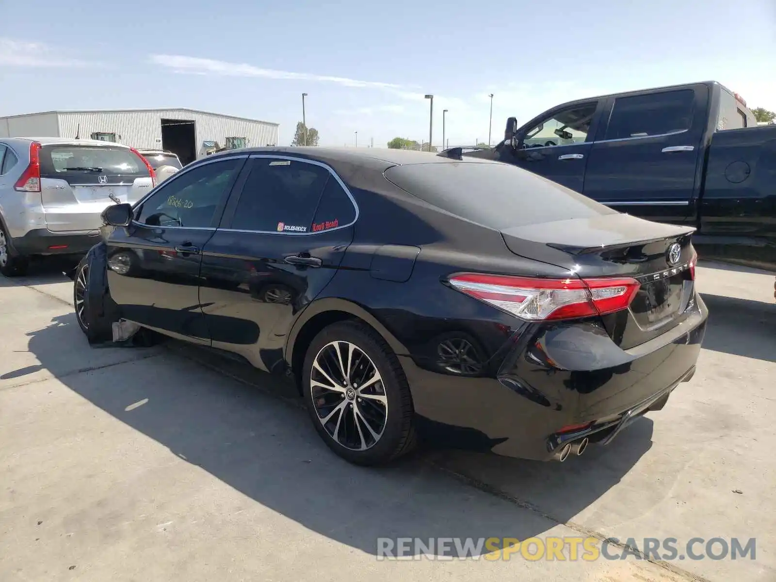 3 Photograph of a damaged car 4T1J31AK8LU526564 TOYOTA CAMRY 2020