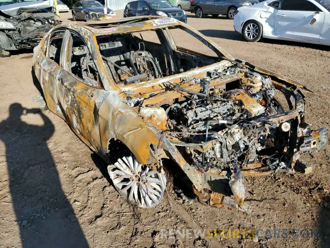 1 Photograph of a damaged car 4T1J31AK8LU527990 TOYOTA CAMRY 2020